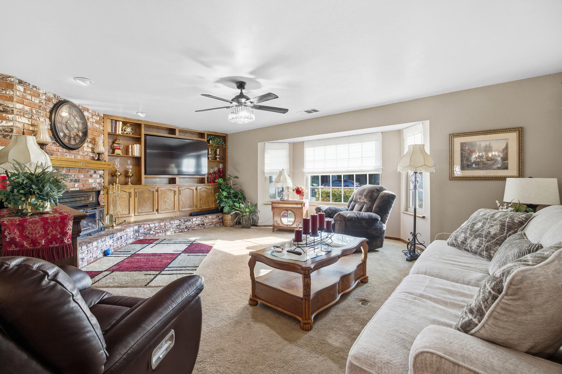 1022 W La Vida Ave, Visalia, CA 93277