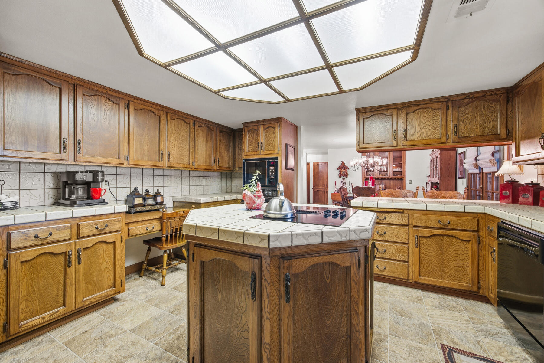 1022 W La Vida Ave, Visalia, CA 93277