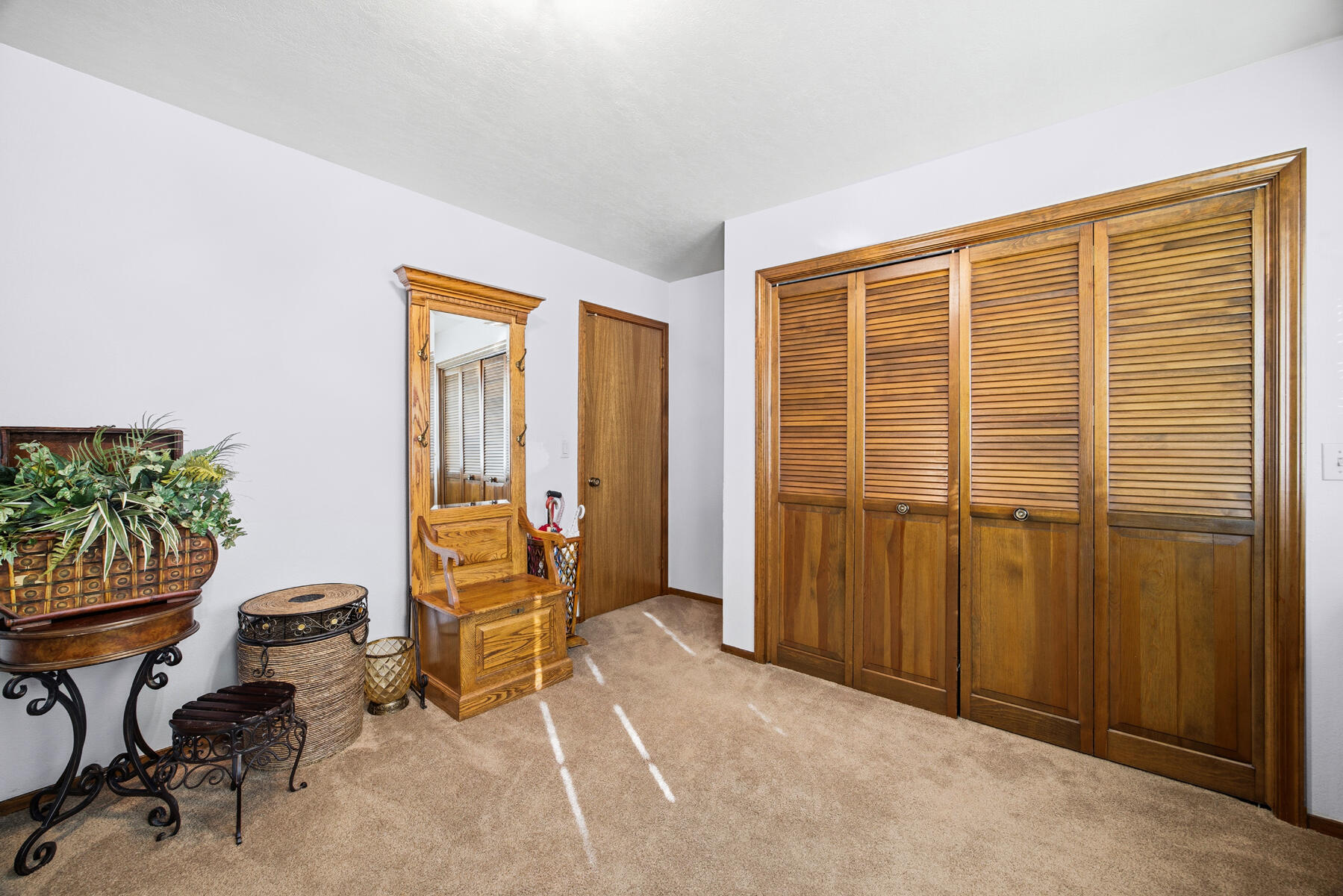 1022 W La Vida Ave, Visalia, CA 93277