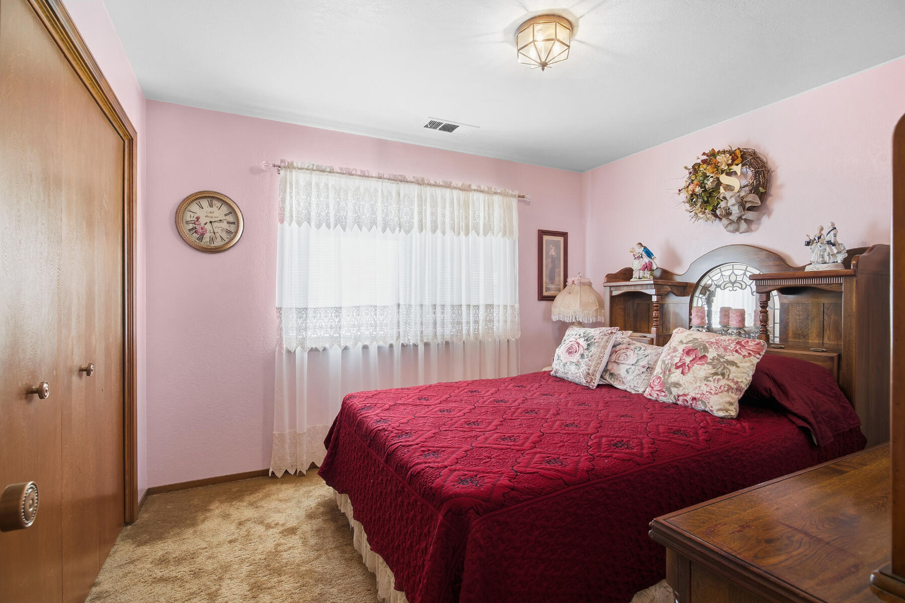 1022 W La Vida Ave, Visalia, CA 93277