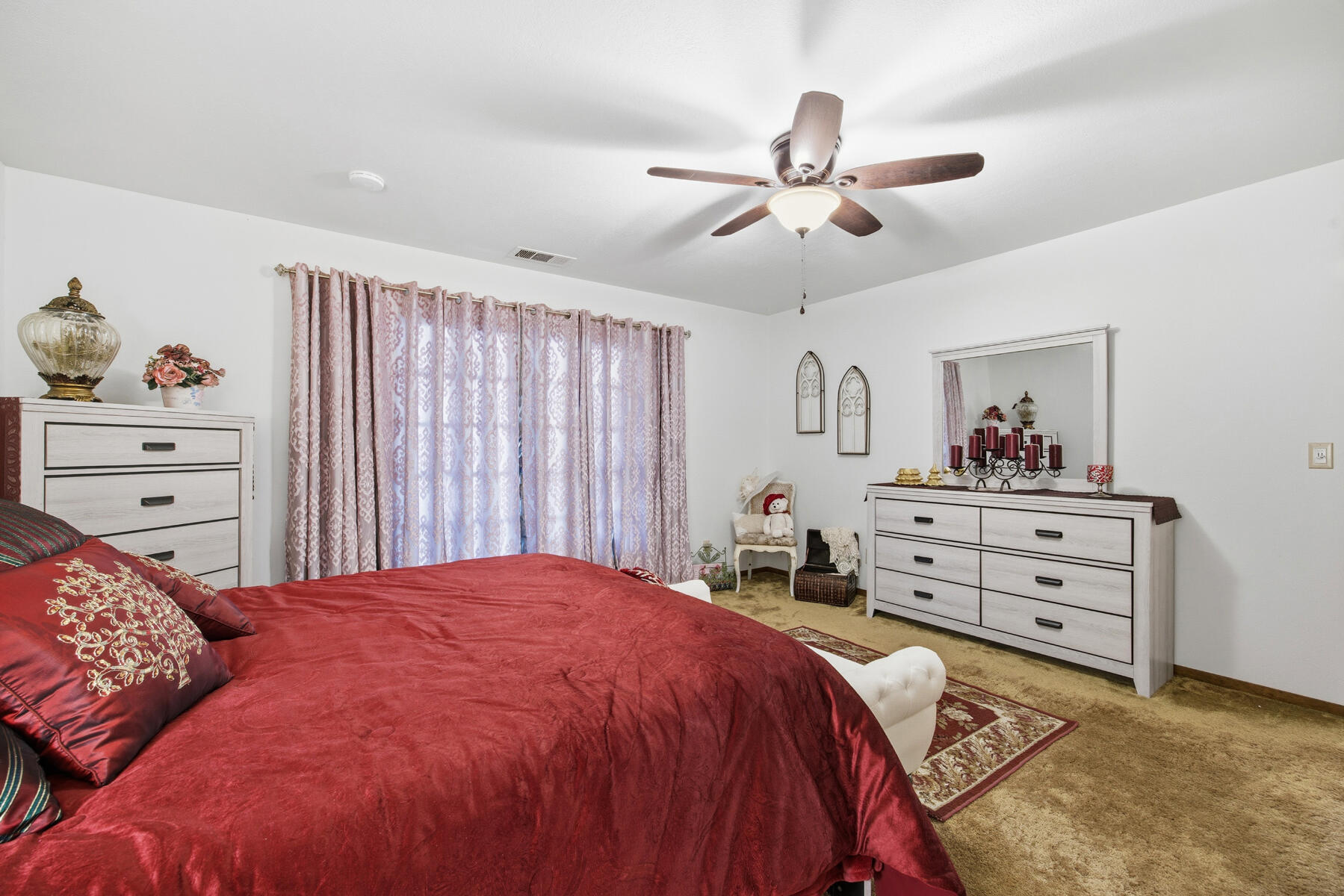 1022 W La Vida Ave, Visalia, CA 93277