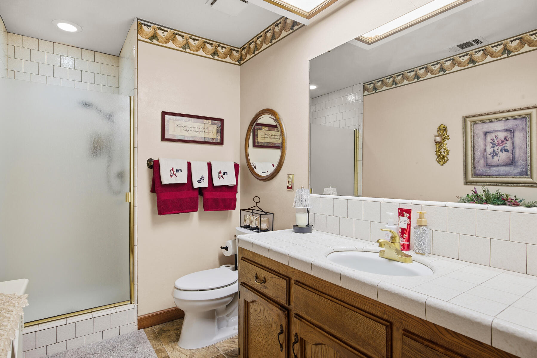 1022 W La Vida Ave, Visalia, CA 93277