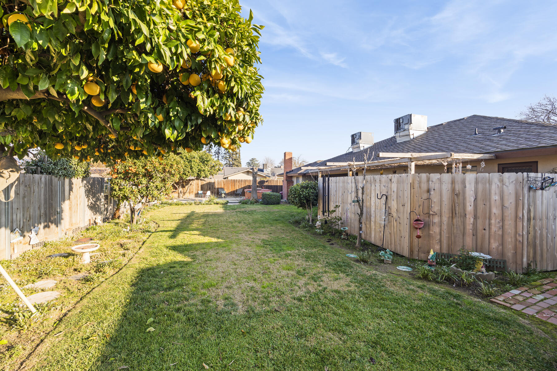 1022 W La Vida Ave, Visalia, CA 93277