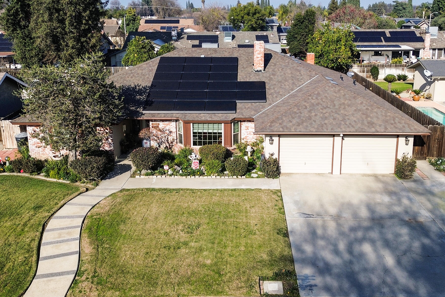 1022 W La Vida Ave, Visalia, CA 93277