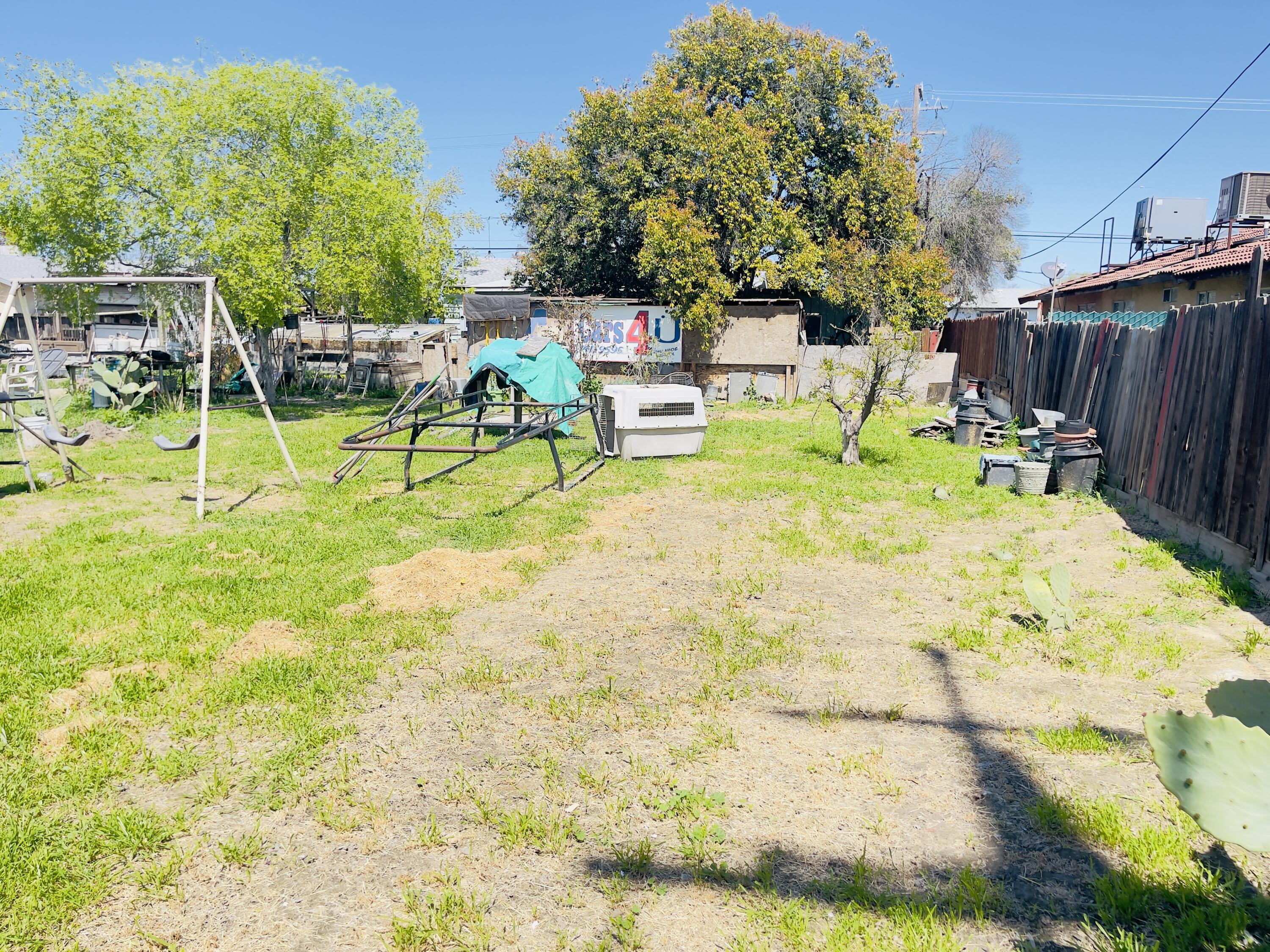 1001 W 7th St, Hanford, CA 93230