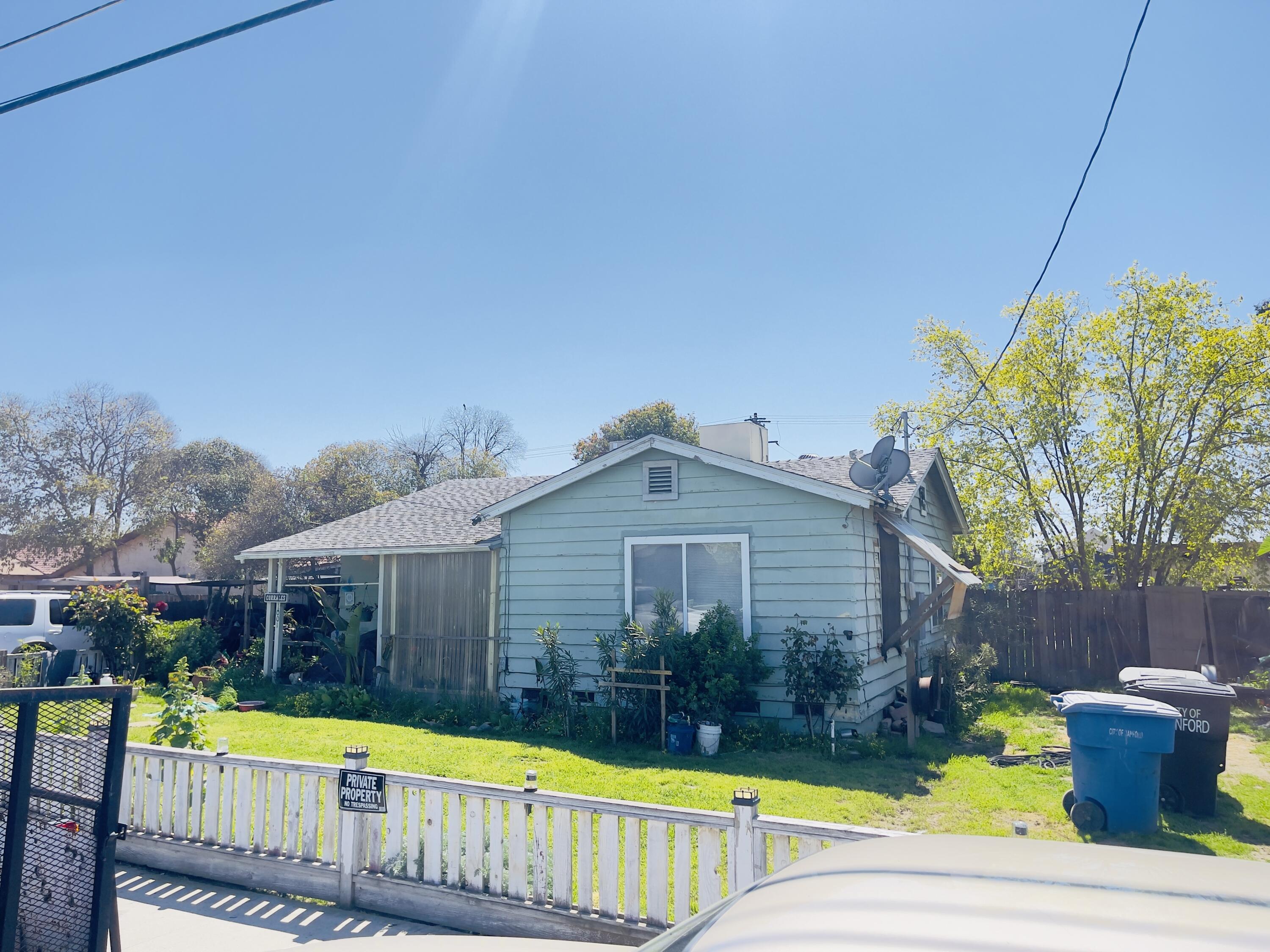 1001 W 7th St, Hanford, CA 93230