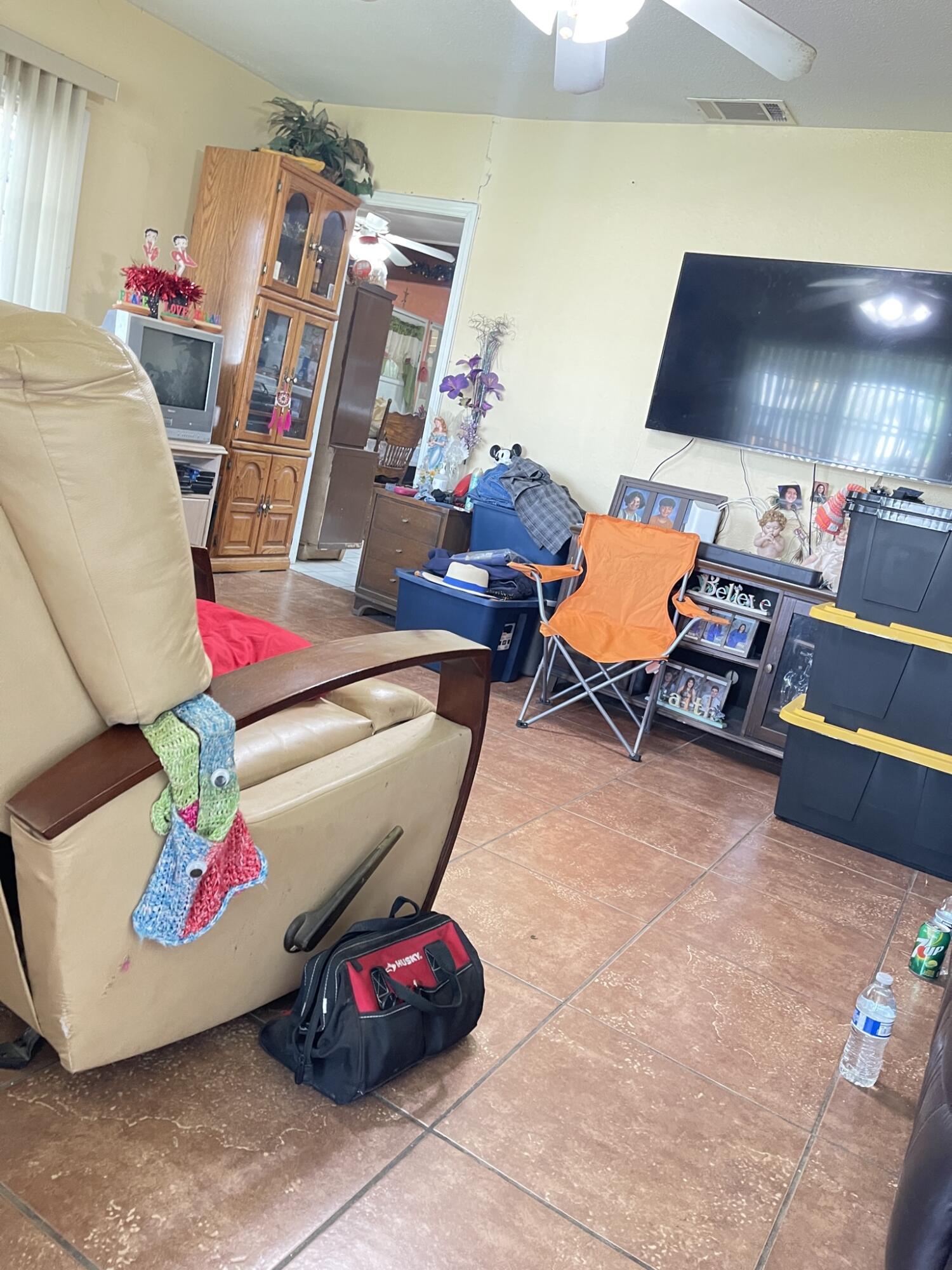 1001 W 7th St, Hanford, CA 93230