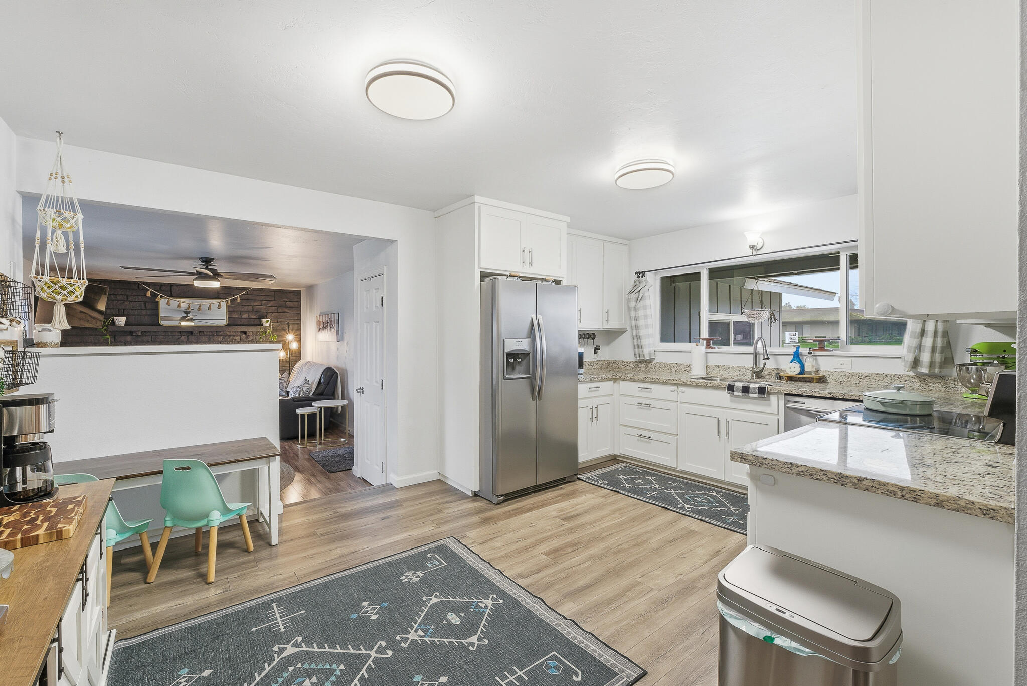 4032 W Walnut Ave, Visalia, CA 93277