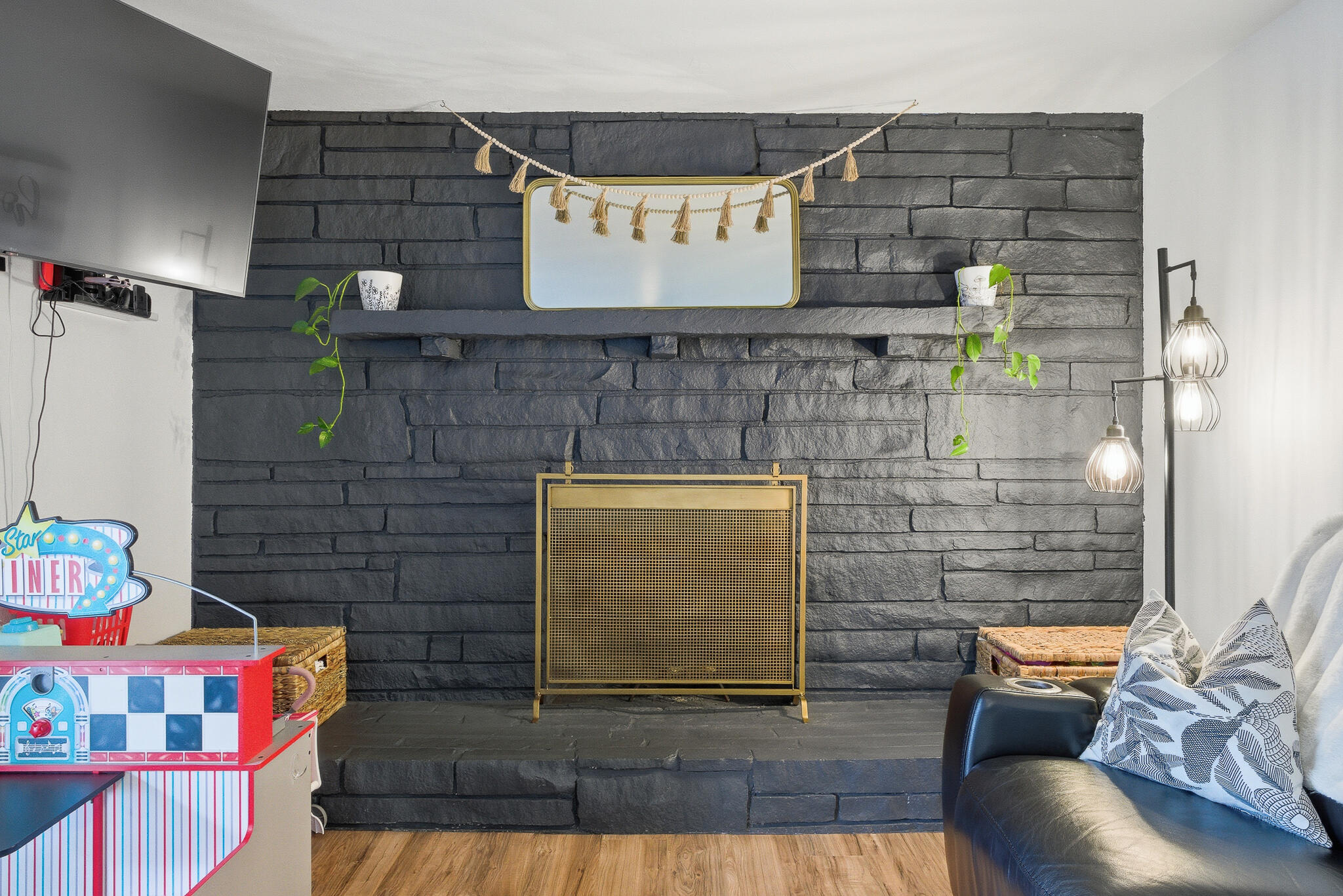 4032 W Walnut Ave, Visalia, CA 93277