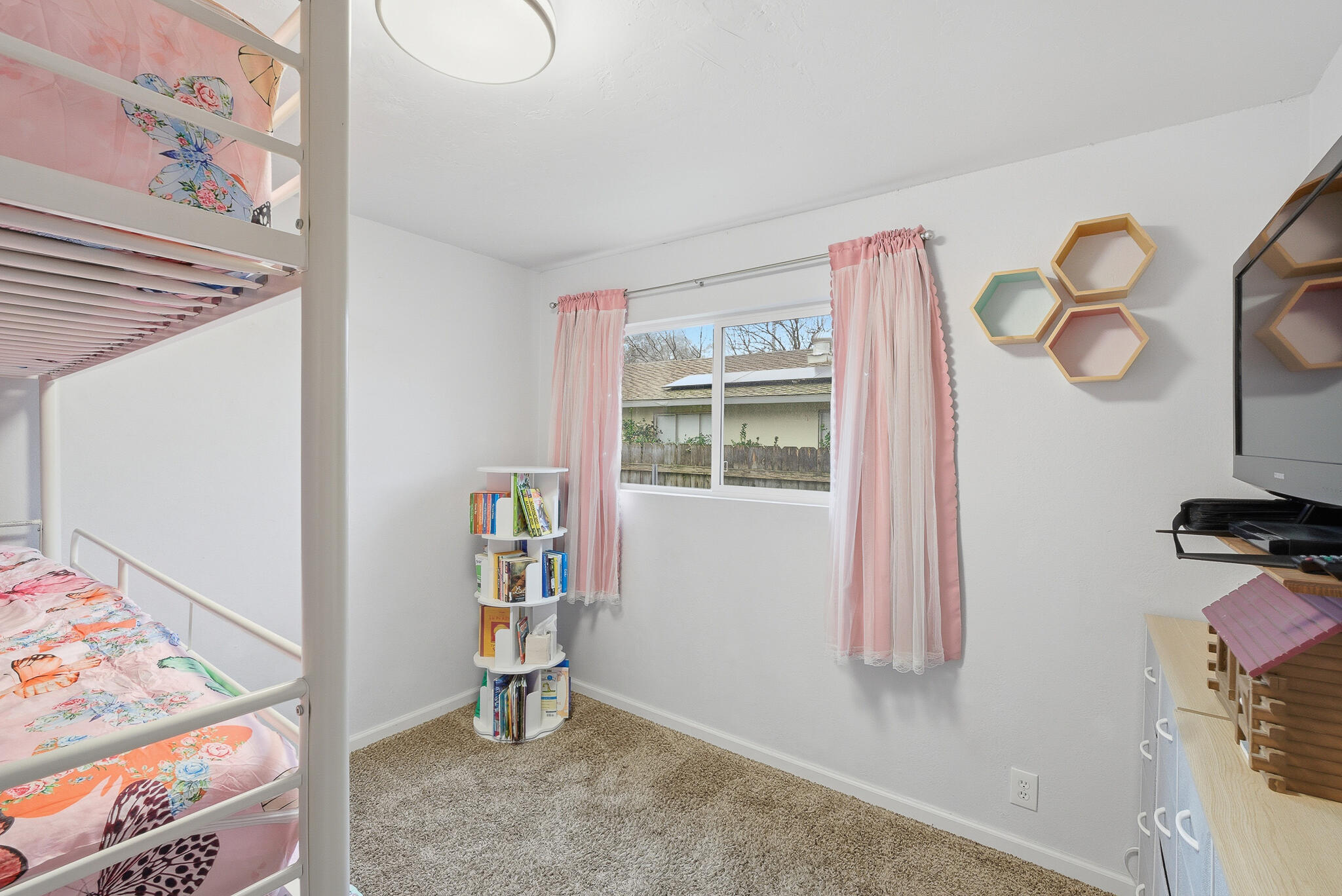 4032 W Walnut Ave, Visalia, CA 93277