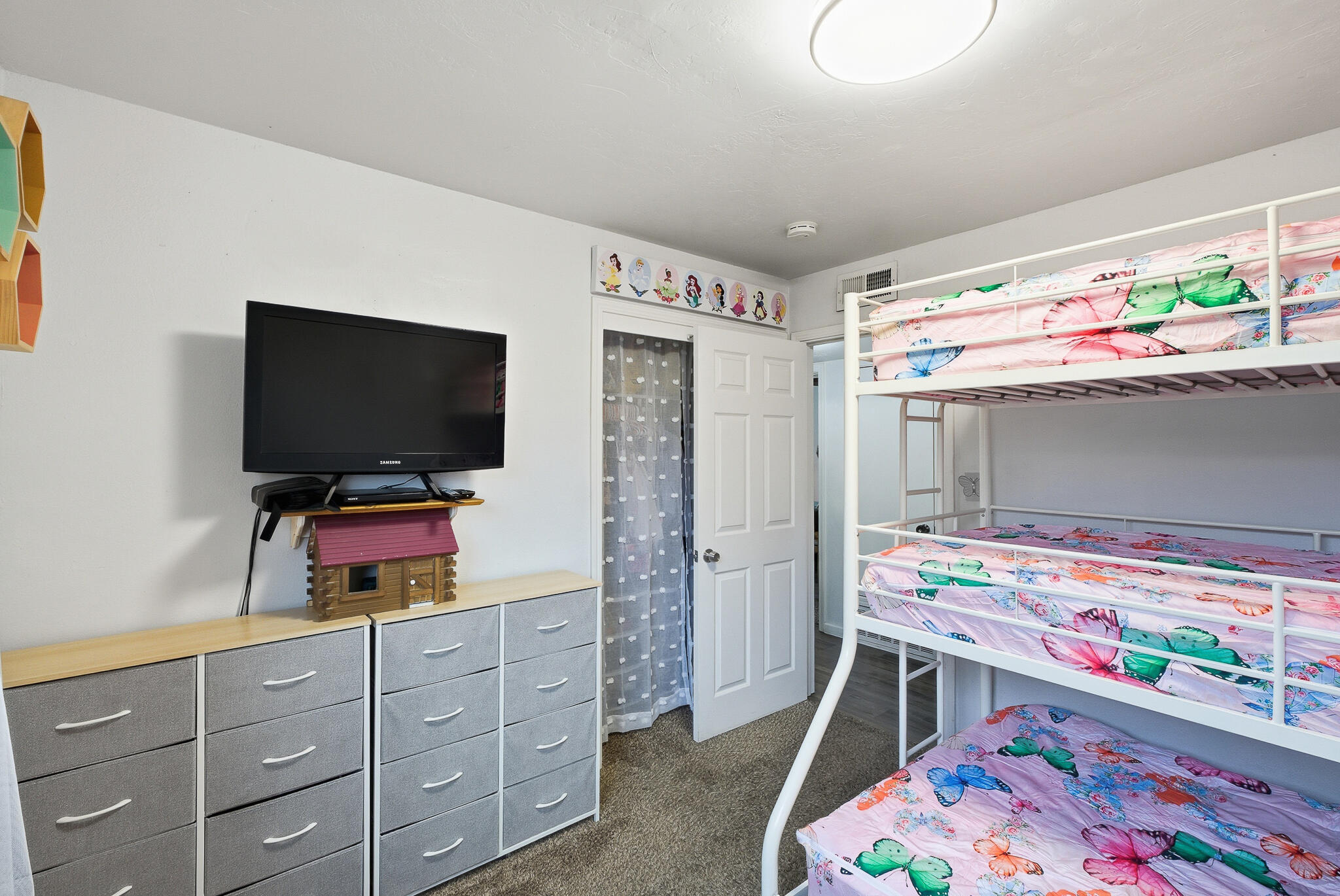 4032 W Walnut Ave, Visalia, CA 93277