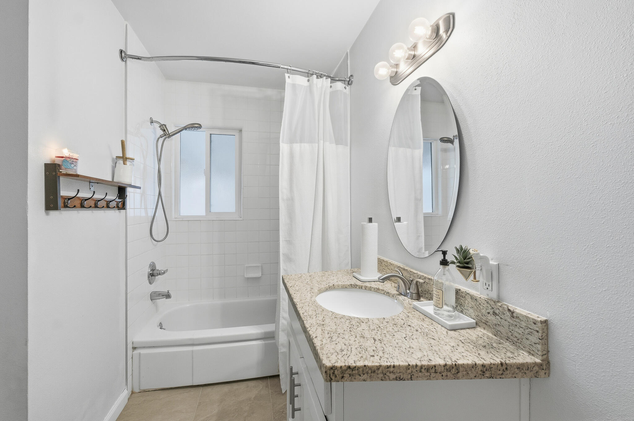 4032 W Walnut Ave, Visalia, CA 93277