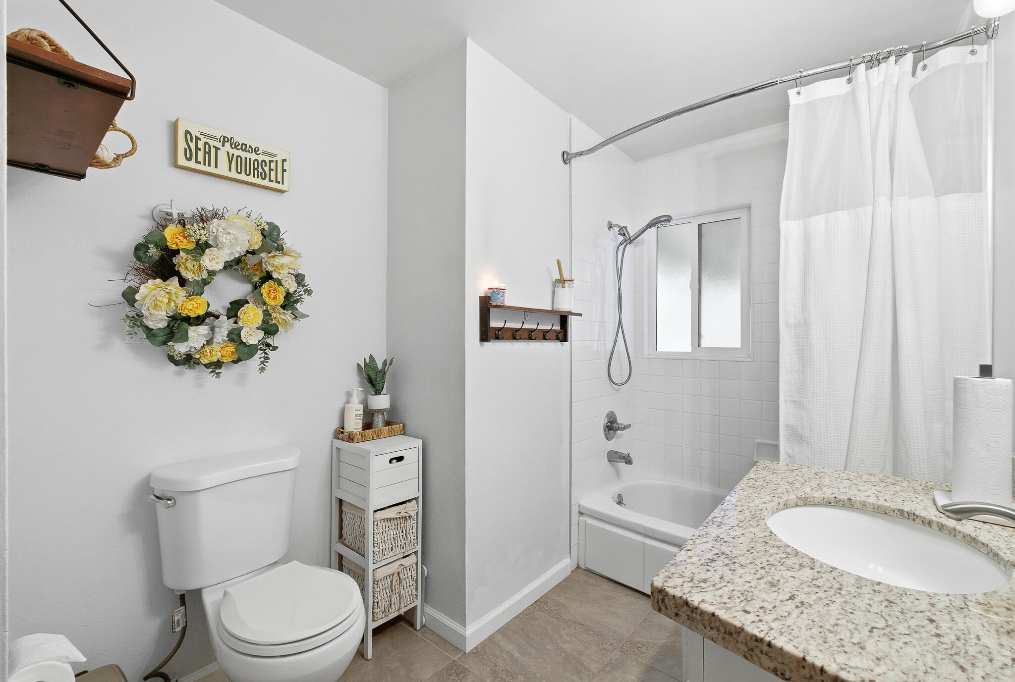 4032 W Walnut Ave, Visalia, CA 93277