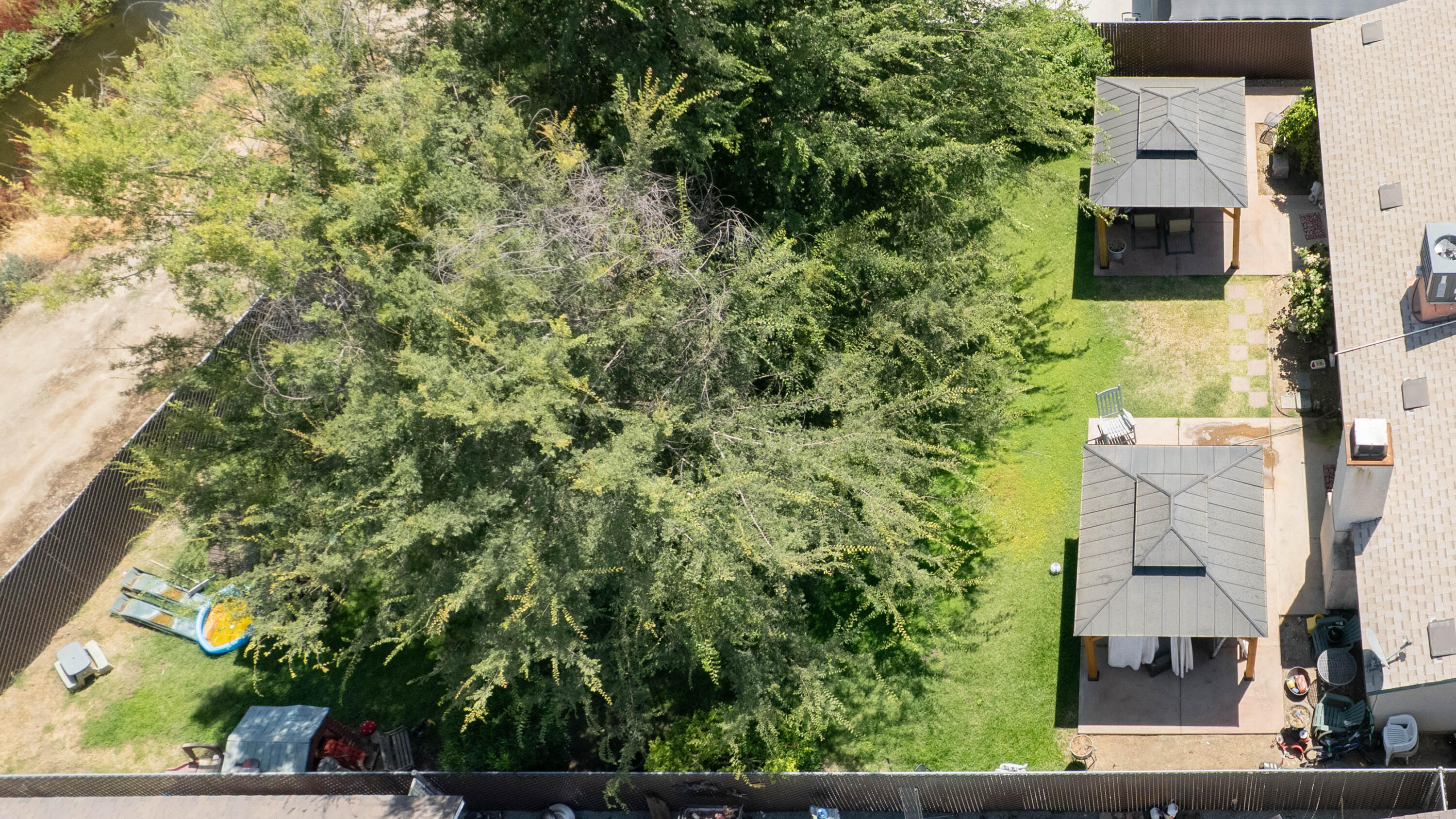 1984 White Chapel Ln, Porterville, CA 93257