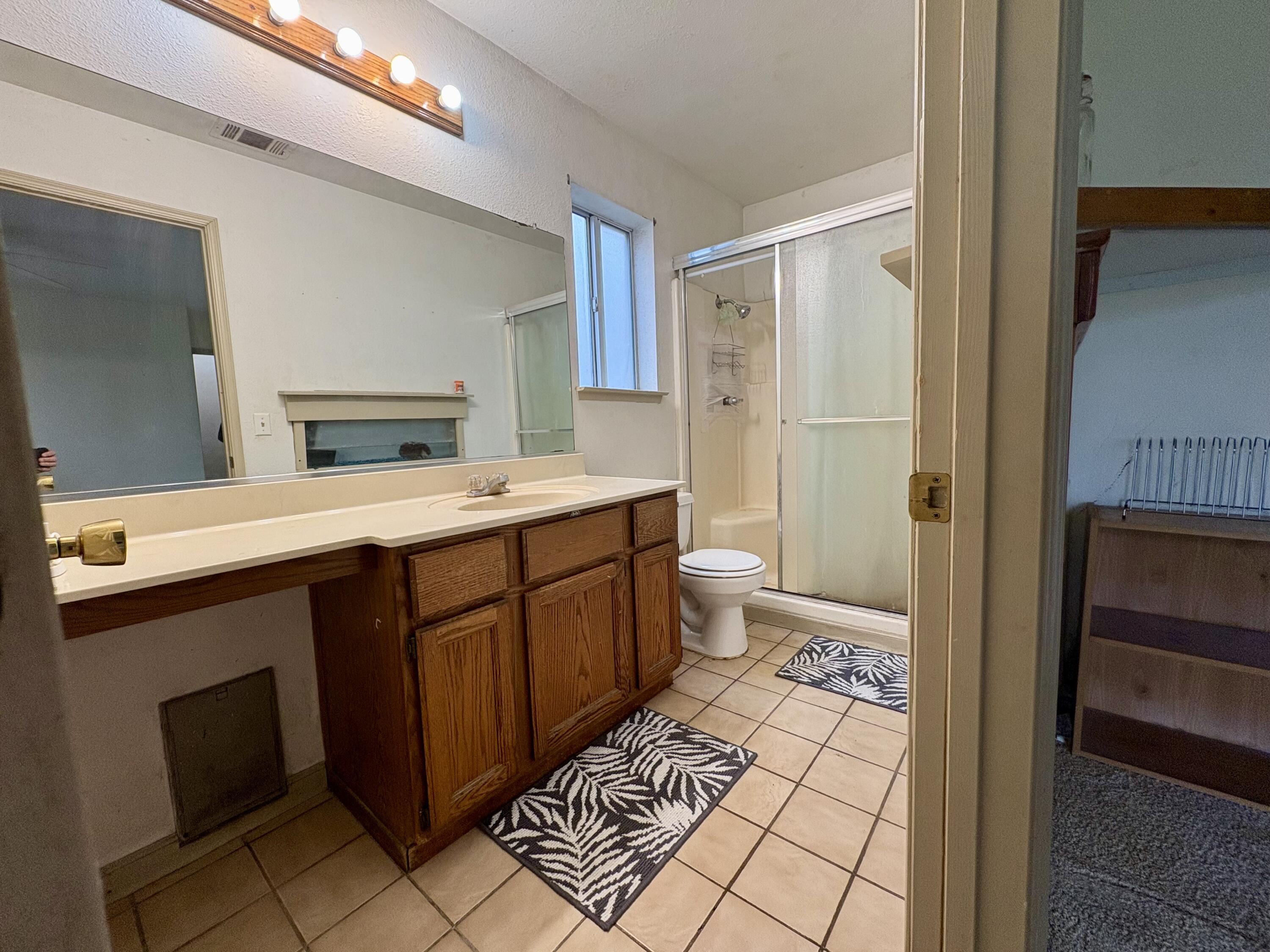 1900 E College Ave, Visalia, CA 93292