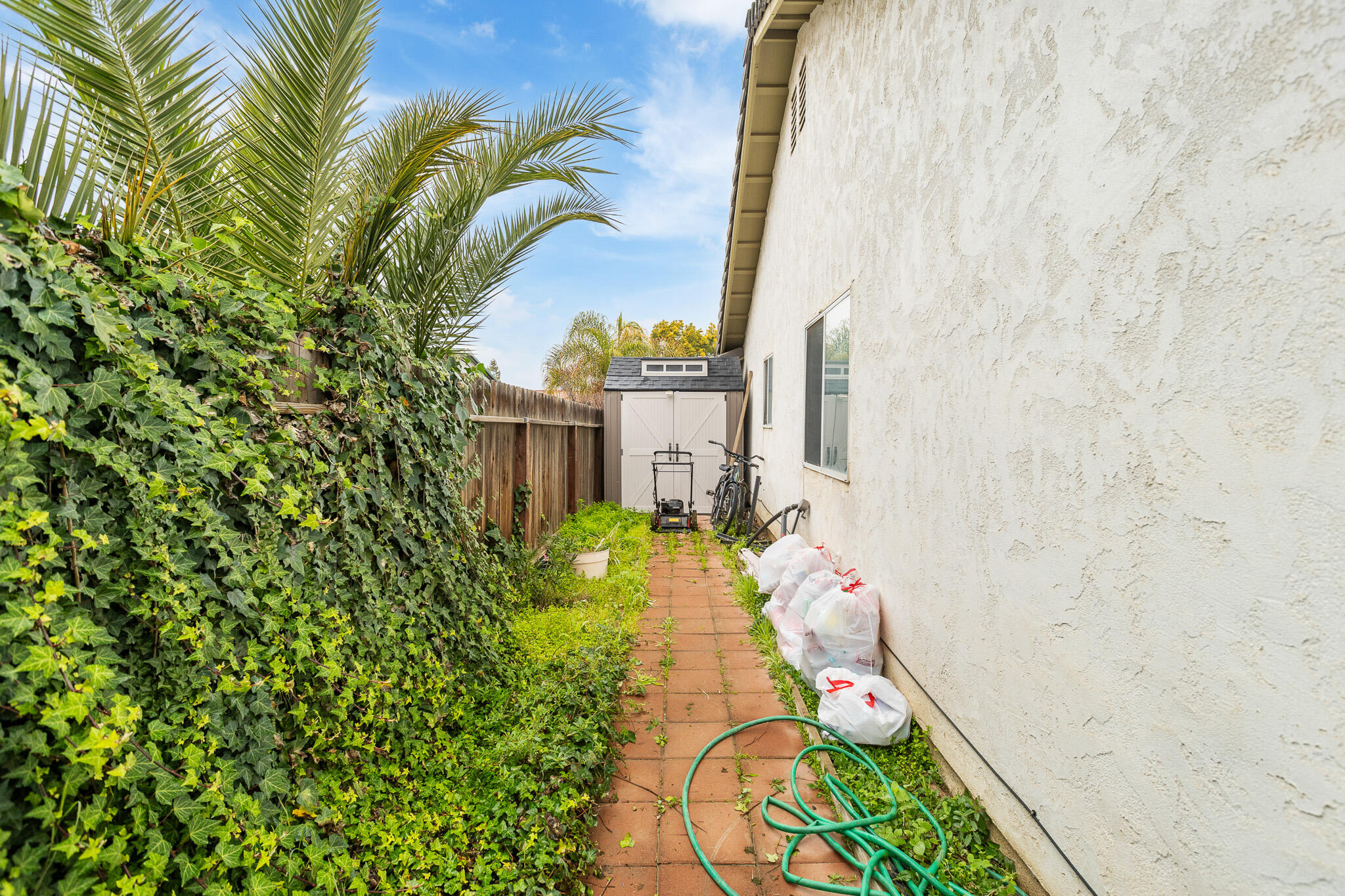 2481 W Monache Ln, Porterville, CA 93257