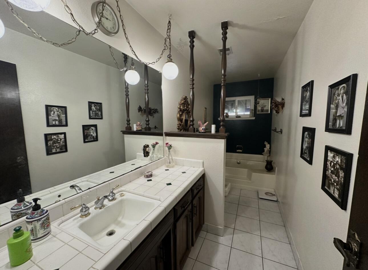 809 Pioneer Ave, Porterville, CA 93257