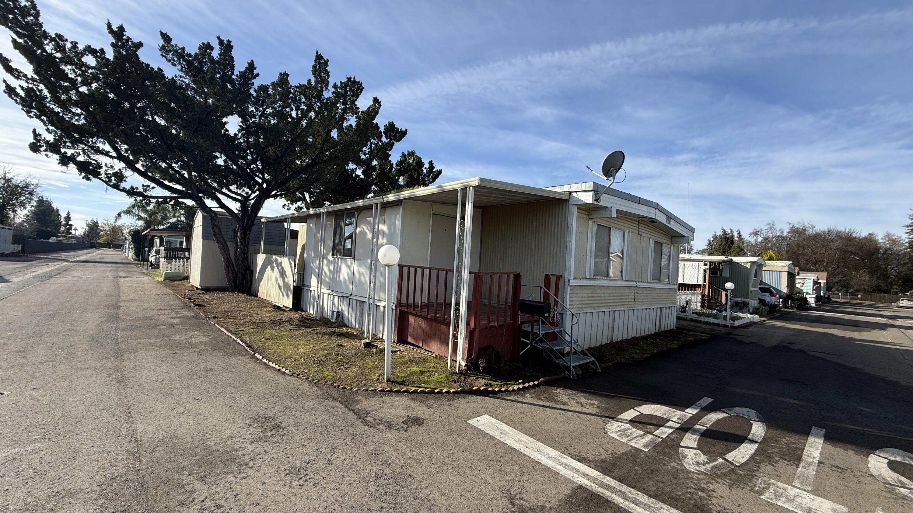 415 N Akers St #104, Visalia, CA 93291