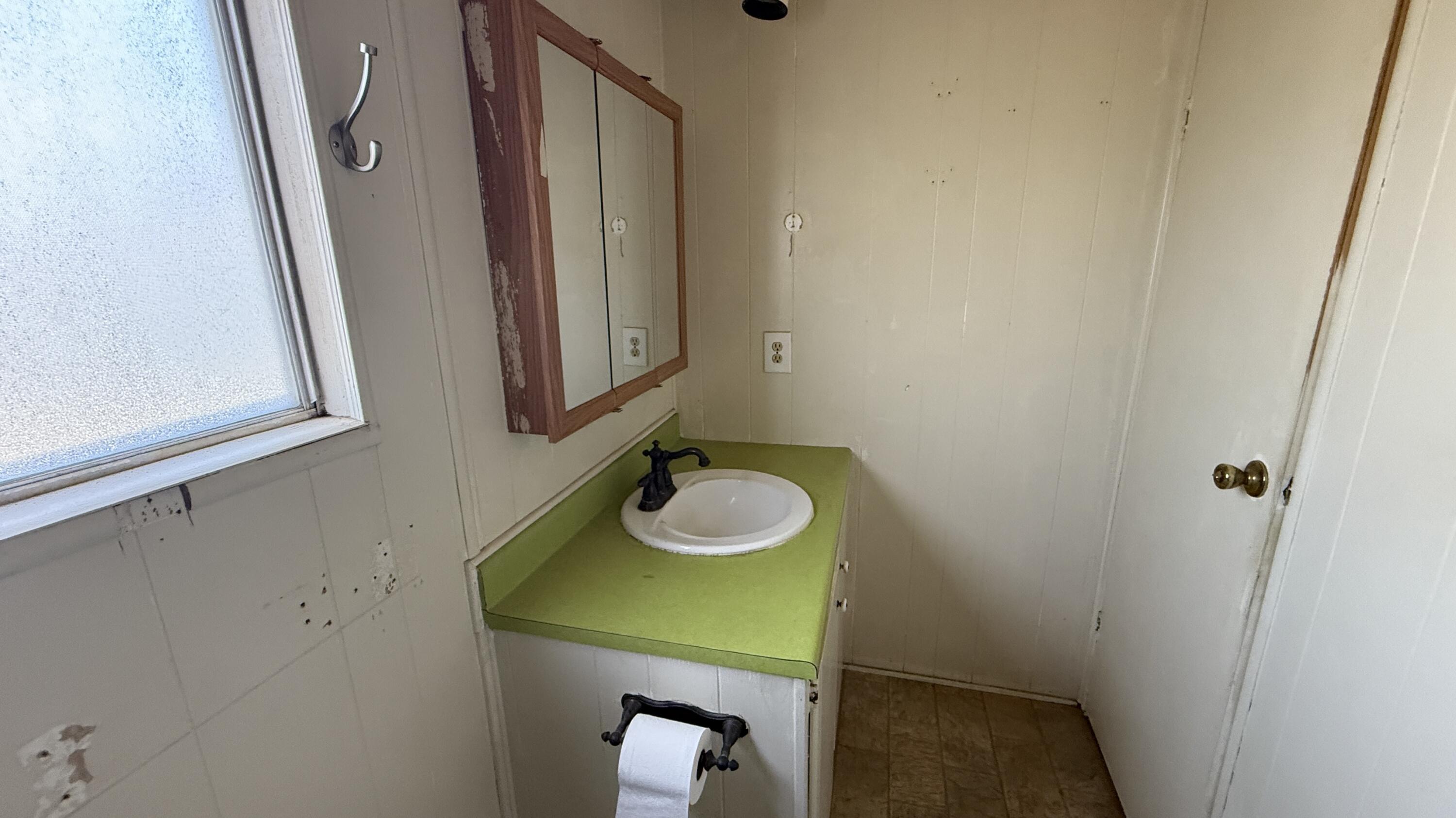 415 N Akers St #104, Visalia, CA 93291