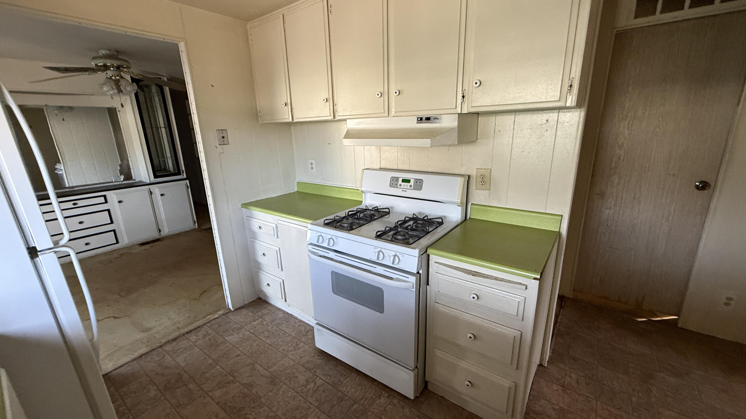 415 N Akers St #104, Visalia, CA 93291