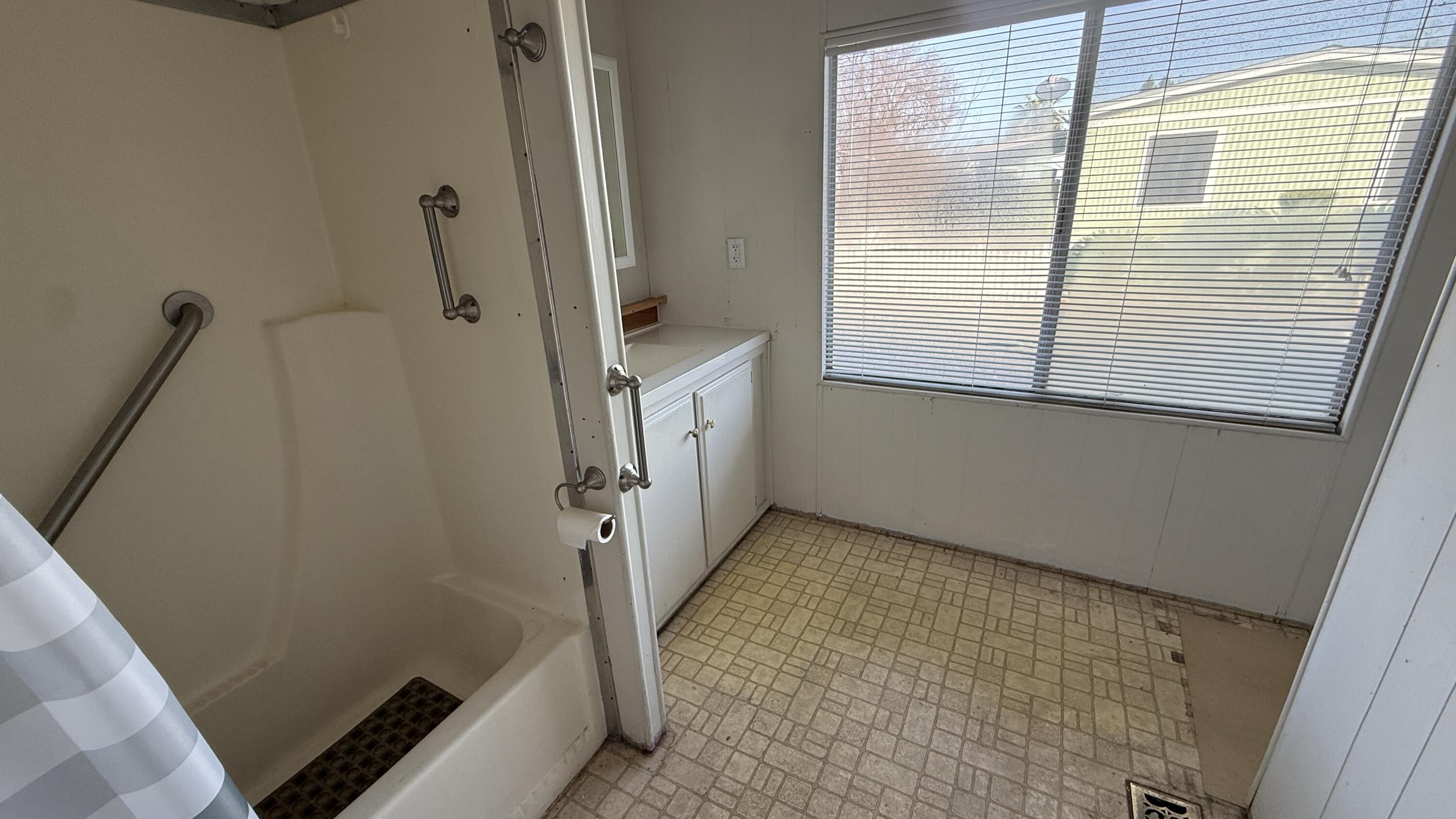 415 N Akers St #104, Visalia, CA 93291