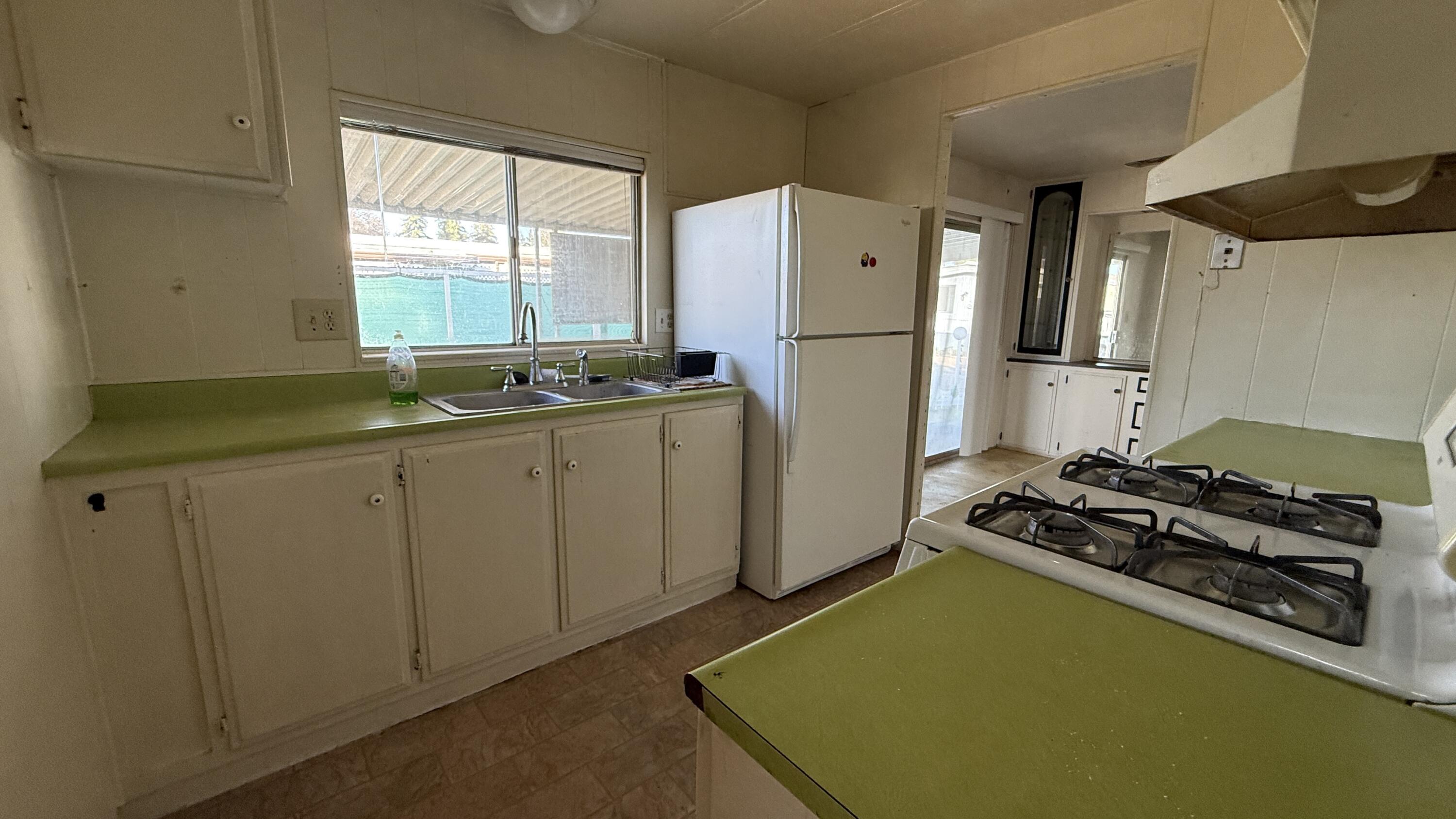 415 N Akers St #104, Visalia, CA 93291