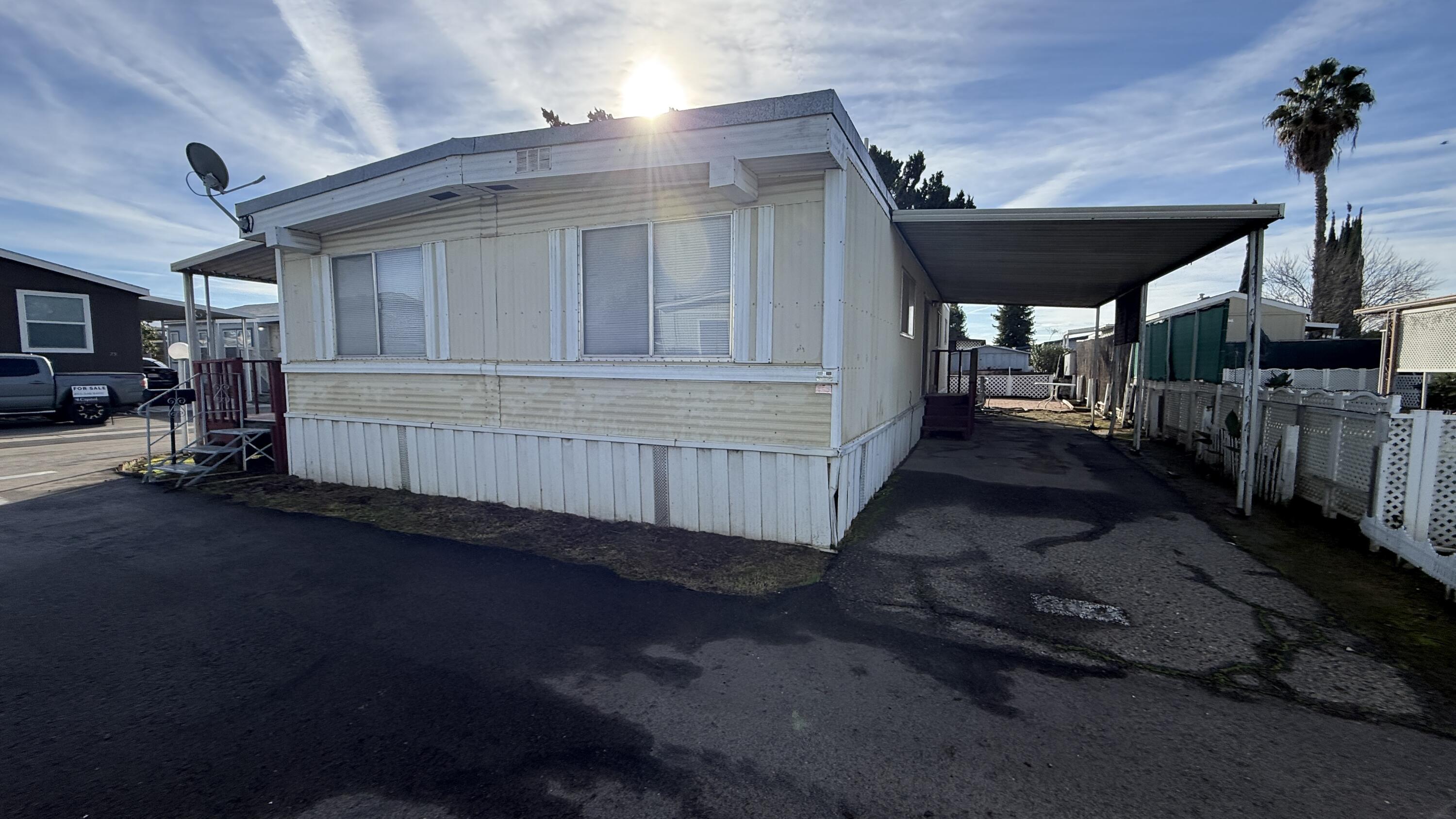 415 N Akers St #104, Visalia, CA 93291