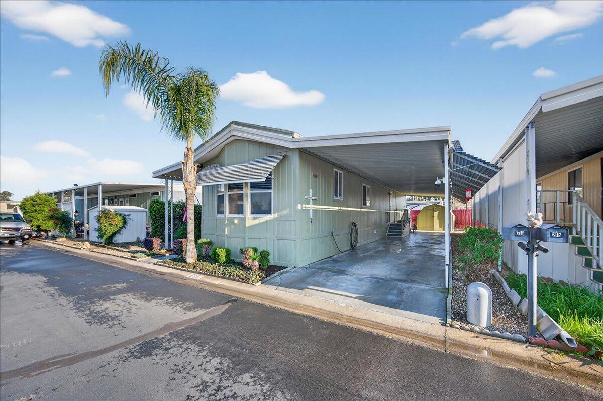 1001 Sylmar Ave #216, Clovis, CA 93612