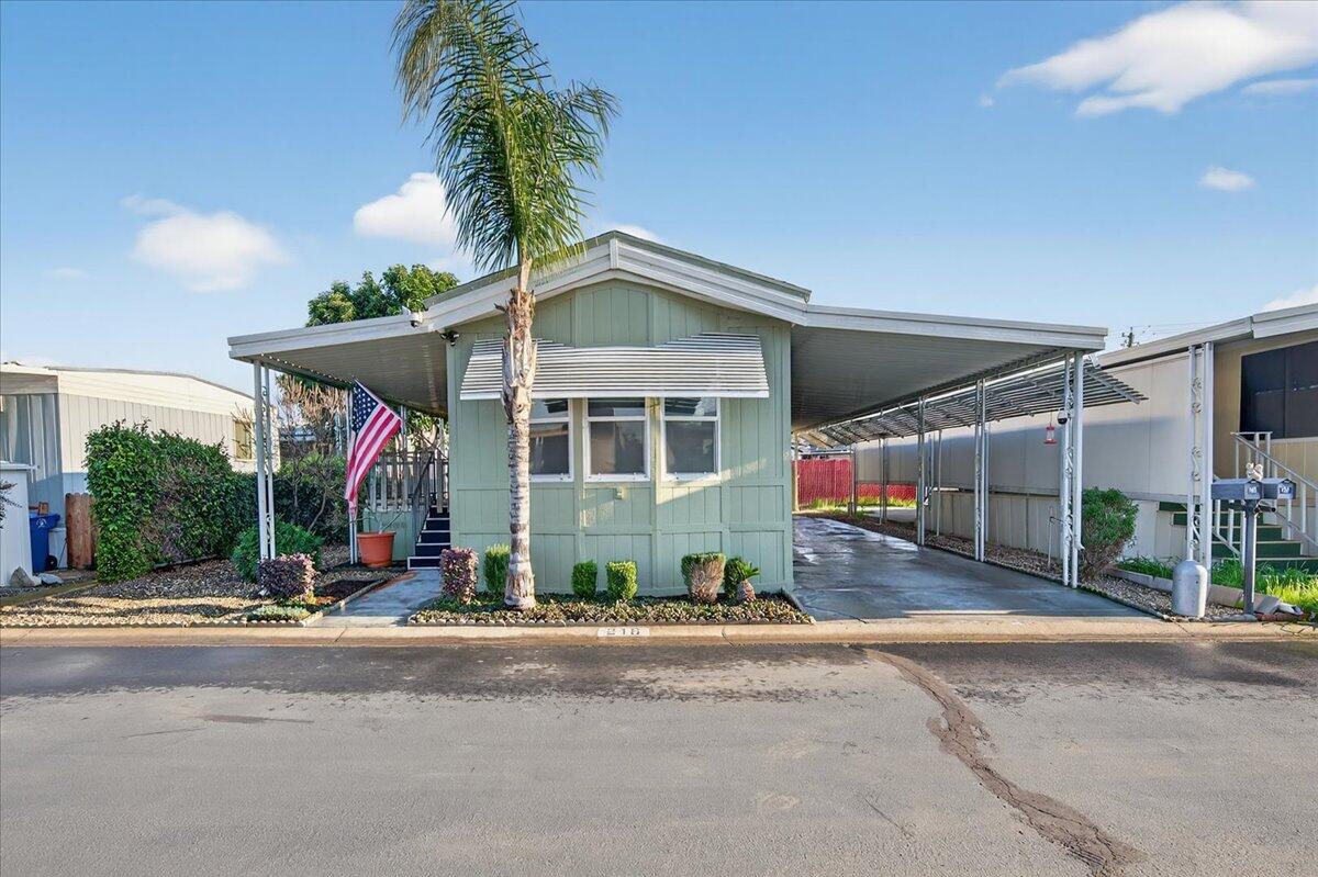 1001 Sylmar Ave #216, Clovis, CA 93612