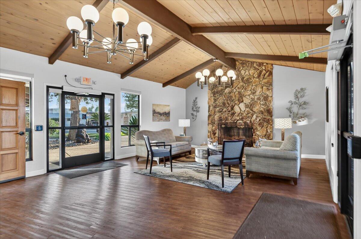 1001 Sylmar Ave #216, Clovis, CA 93612