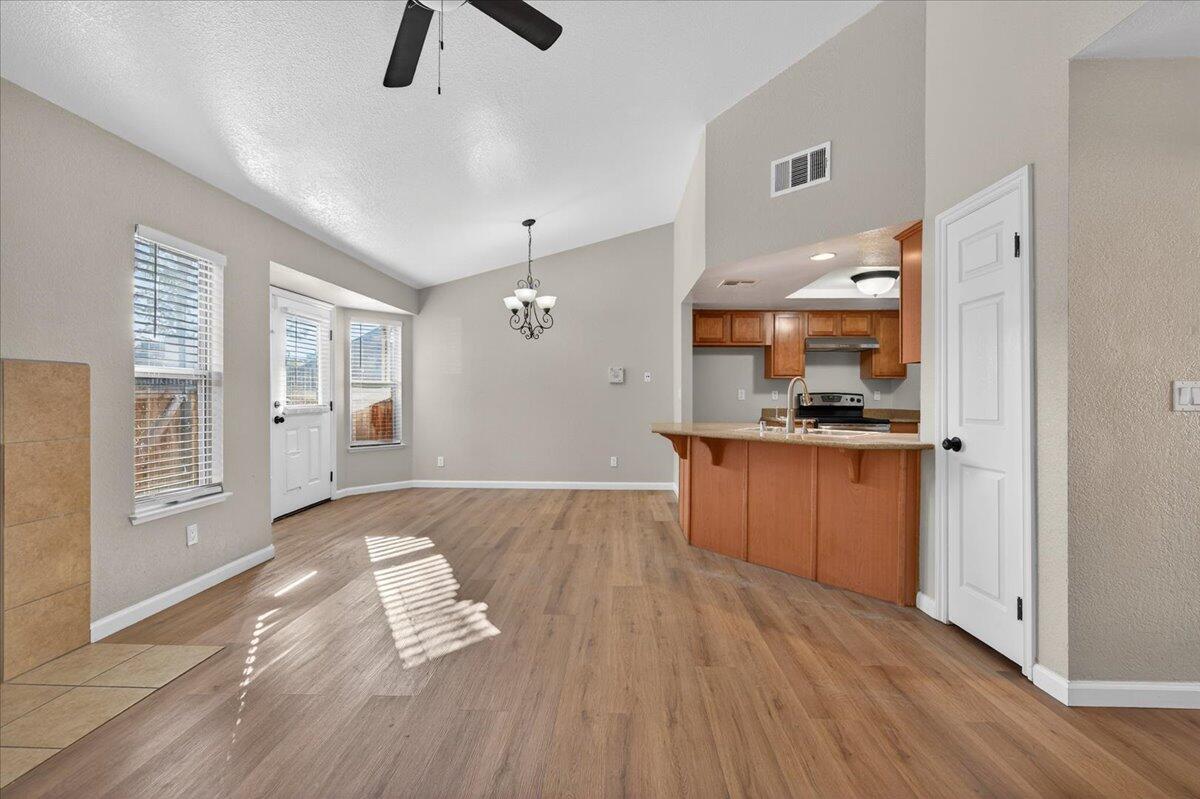 5140 E Cesar Chavez Blvd #107, Fresno, CA 93727