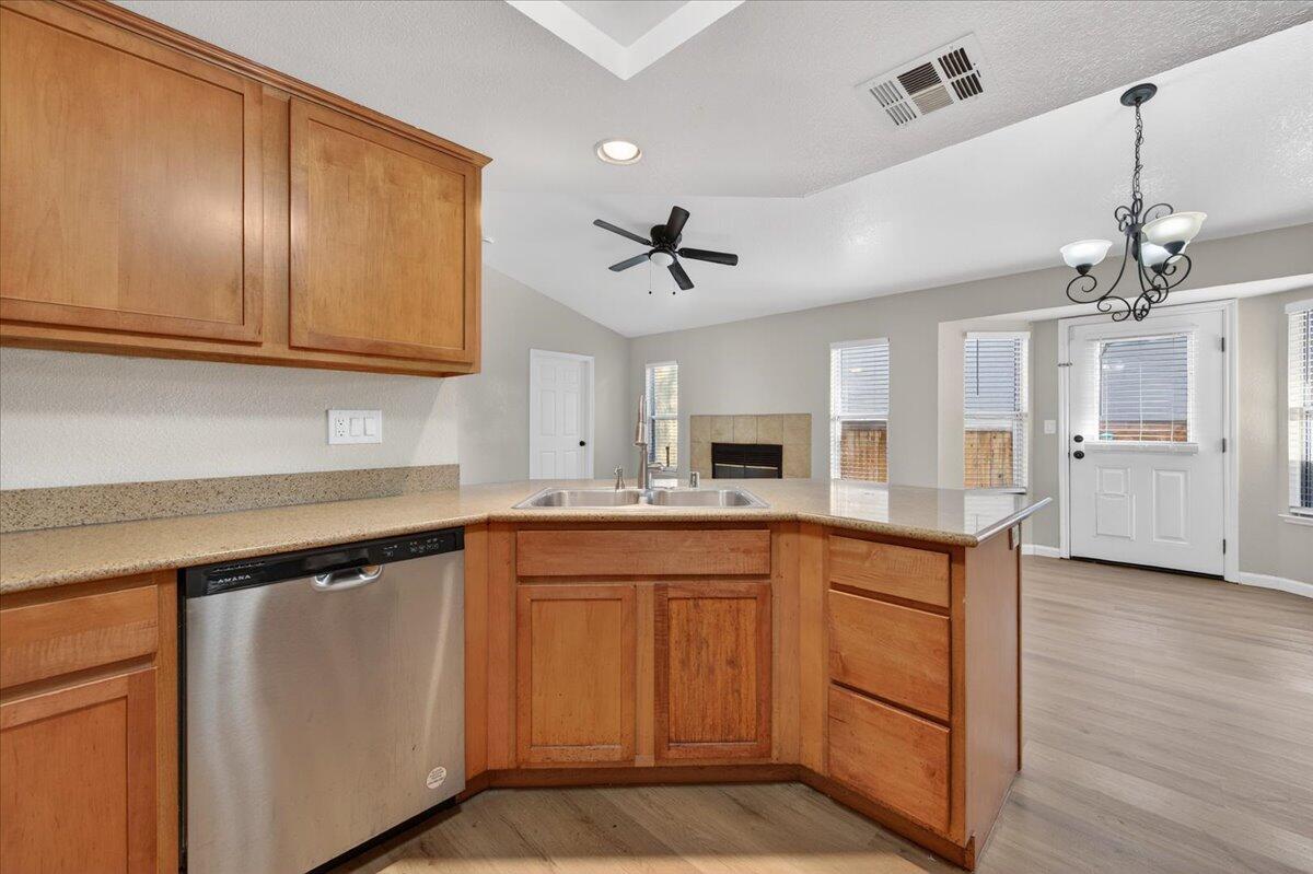 5140 E Cesar Chavez Blvd #107, Fresno, CA 93727