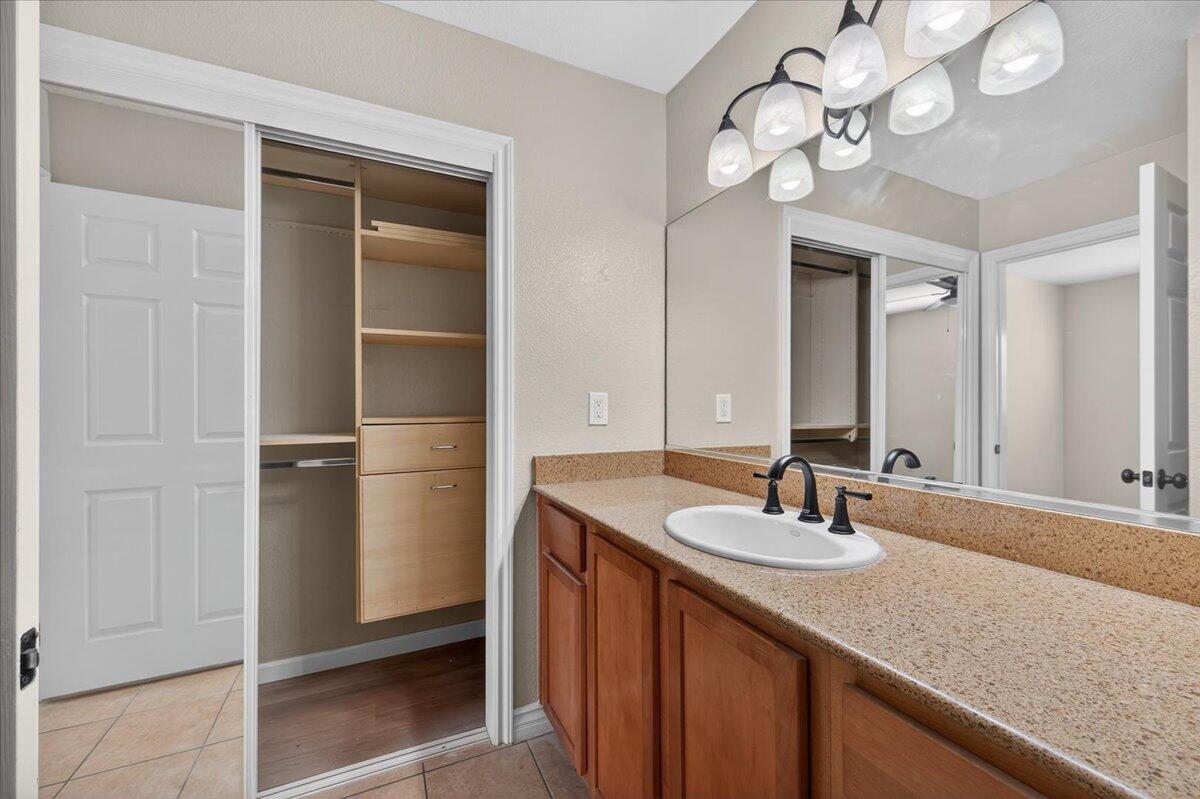 5140 E Cesar Chavez Blvd #107, Fresno, CA 93727