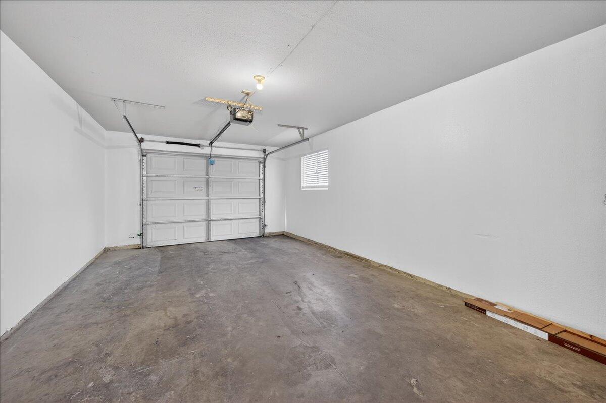 5140 E Cesar Chavez Blvd #107, Fresno, CA 93727