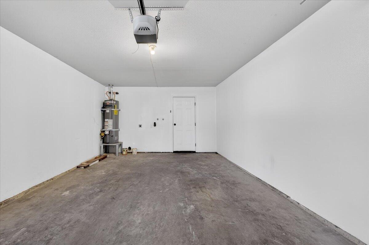 5140 E Cesar Chavez Blvd #107, Fresno, CA 93727