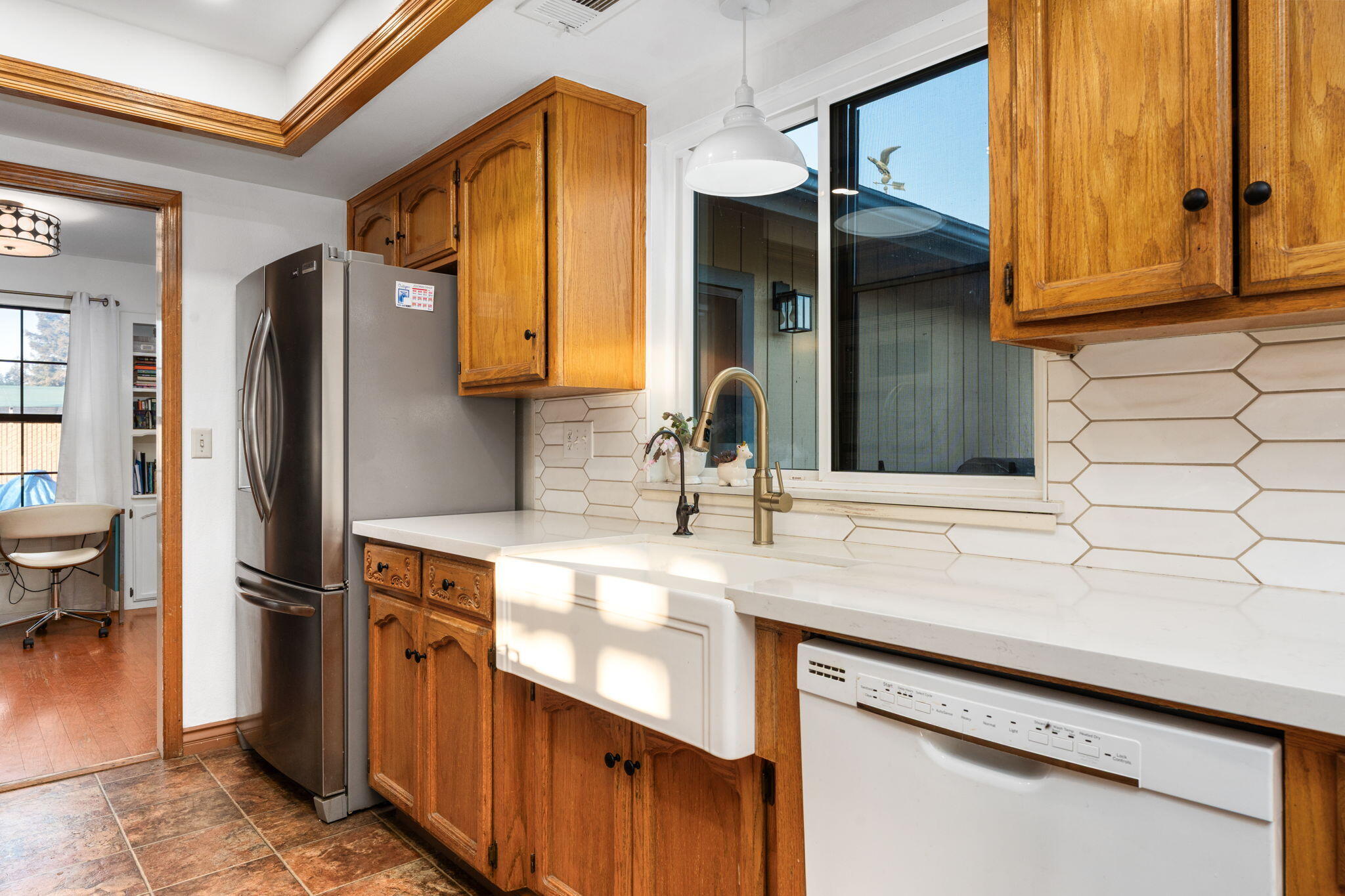 17799 Avenue 280 #B, Exeter, CA 93221