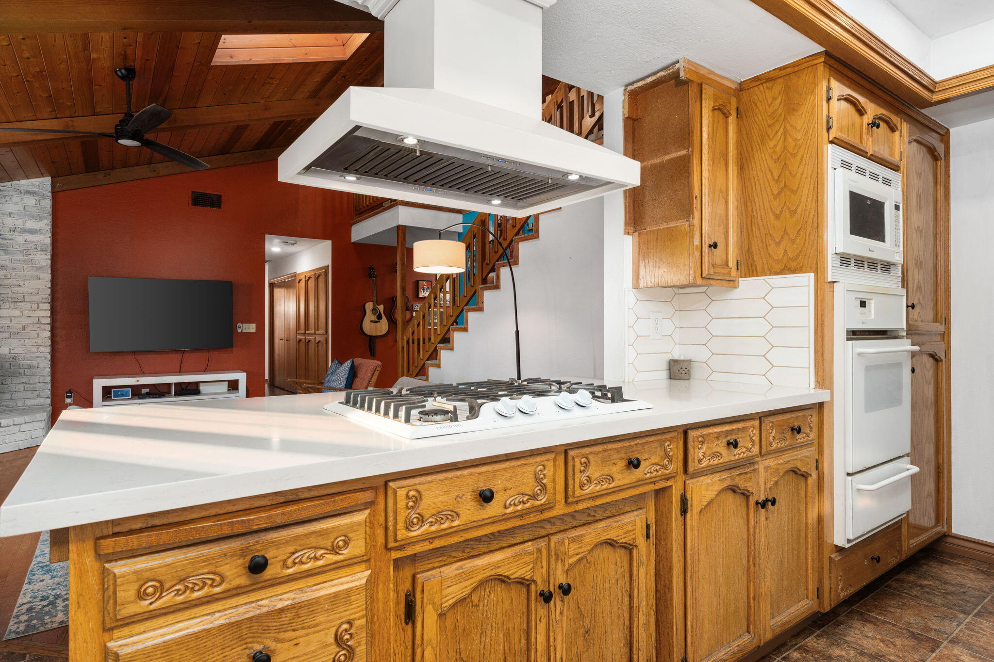 17799 Avenue 280 #B, Exeter, CA 93221