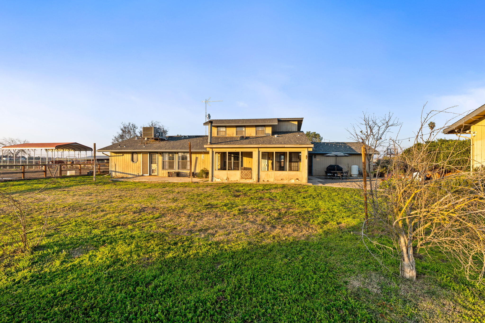 17799 Avenue 280 #B, Exeter, CA 93221