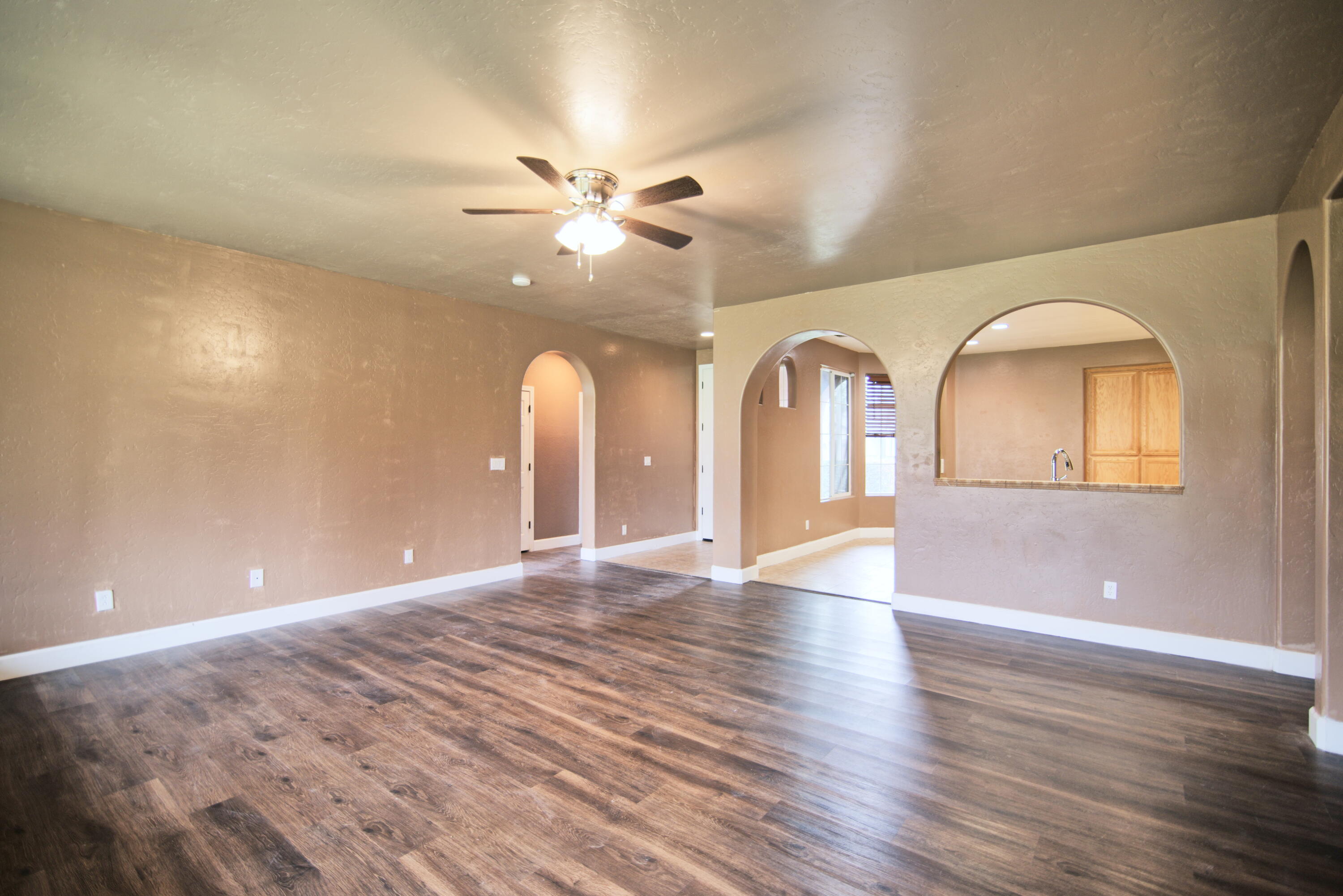 3206 W Vine Ave, Visalia, CA 93291