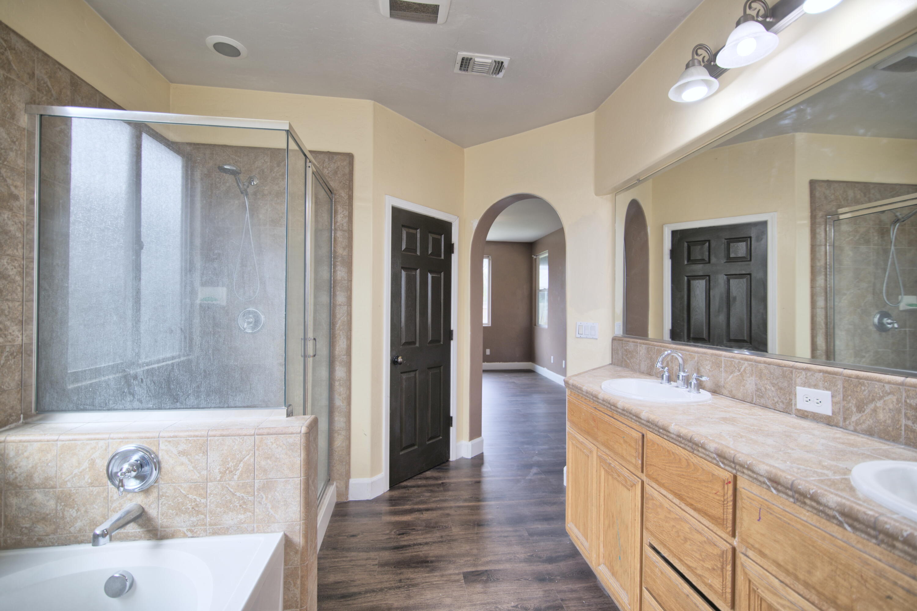 3206 W Vine Ave, Visalia, CA 93291