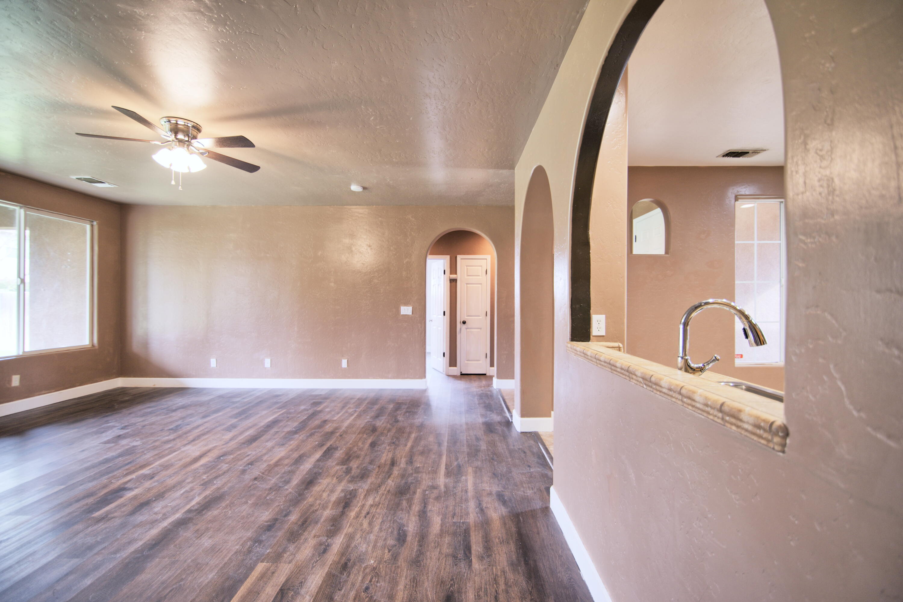 3206 W Vine Ave, Visalia, CA 93291