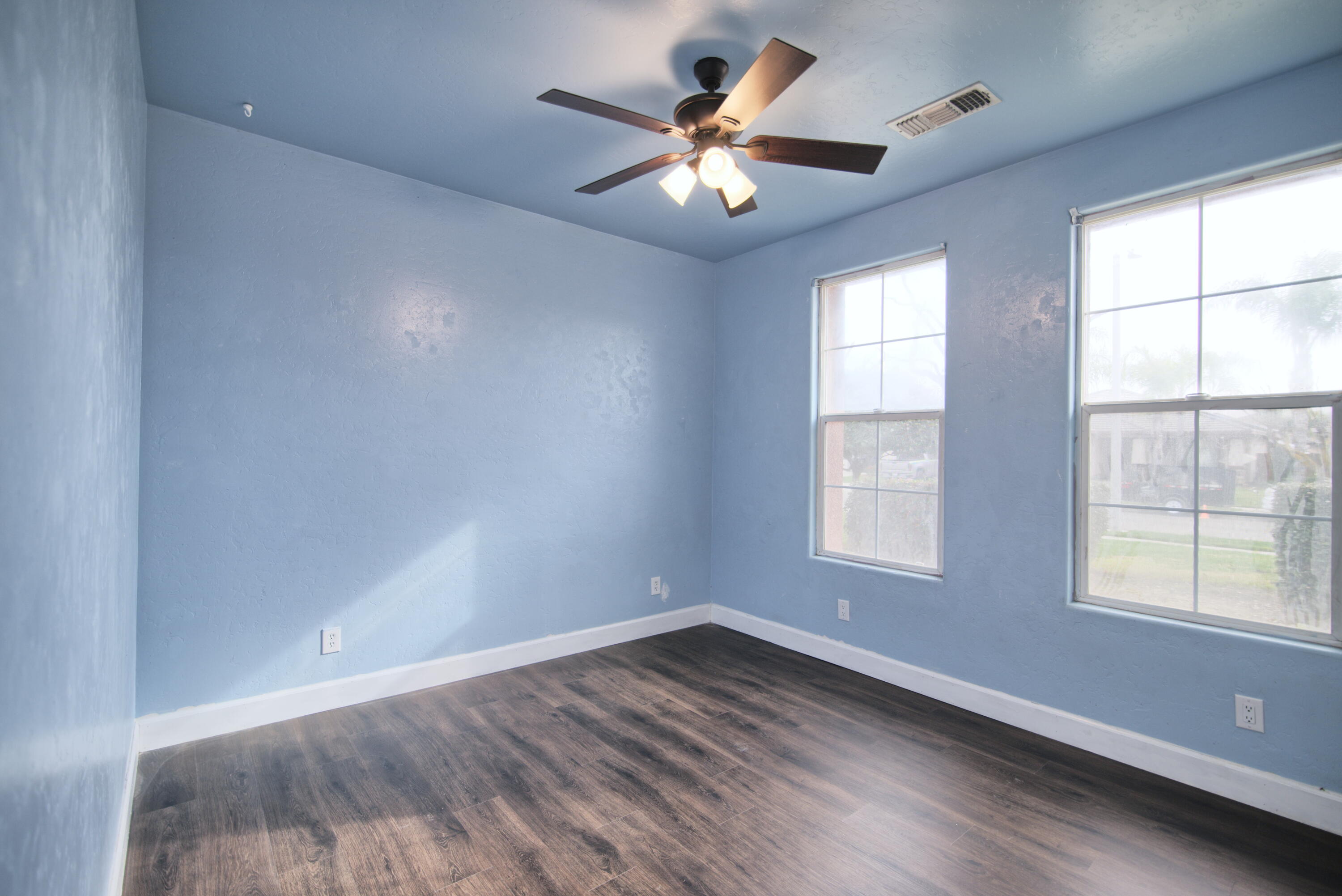 3206 W Vine Ave, Visalia, CA 93291