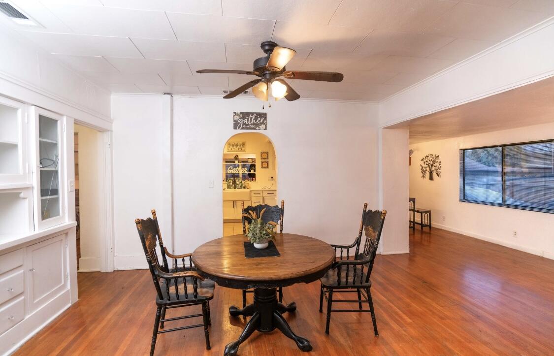 76 N H St, Porterville, CA 93257