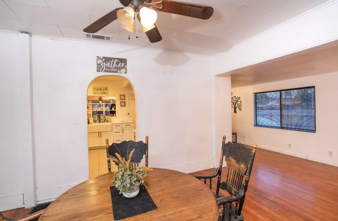 76 N H St, Porterville, CA 93257