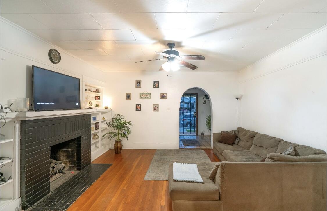 76 N H St, Porterville, CA 93257