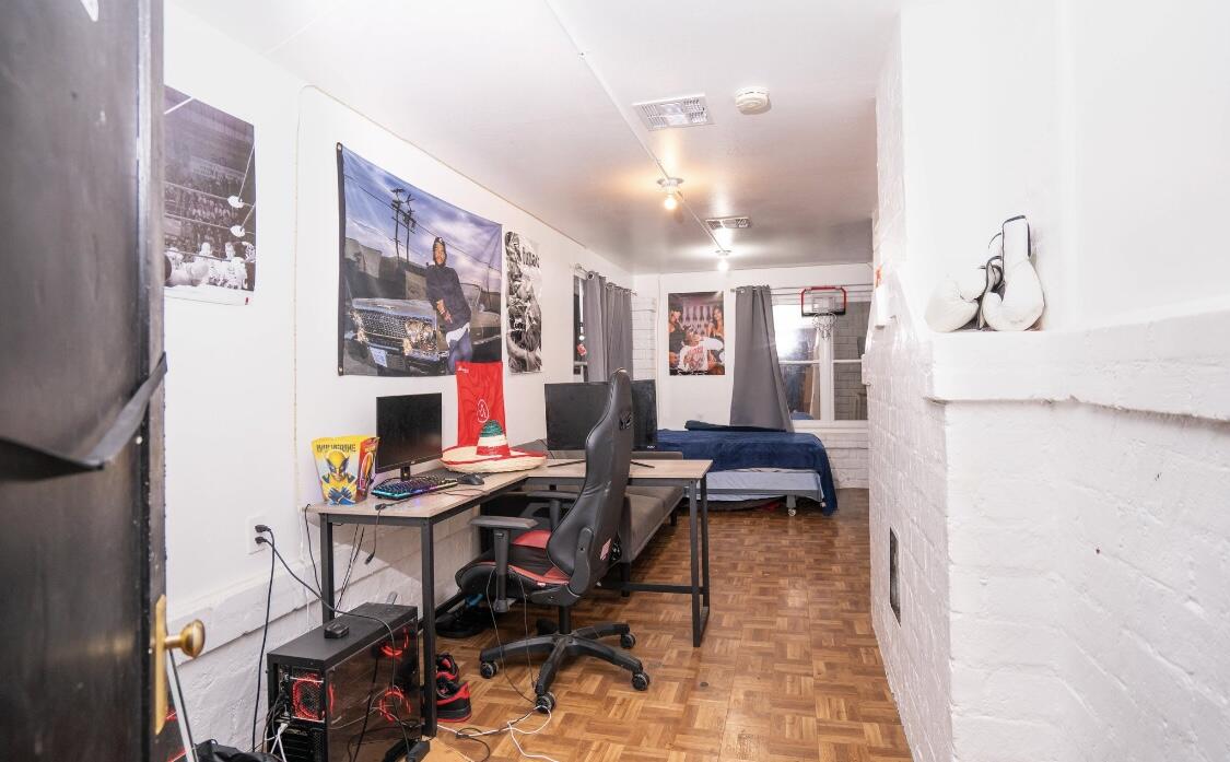 76 N H St, Porterville, CA 93257