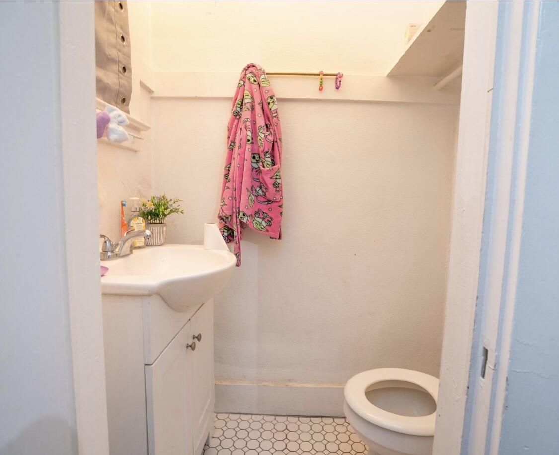 76 N H St, Porterville, CA 93257