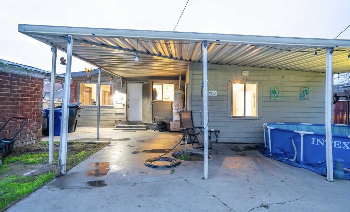 76 N H St, Porterville, CA 93257