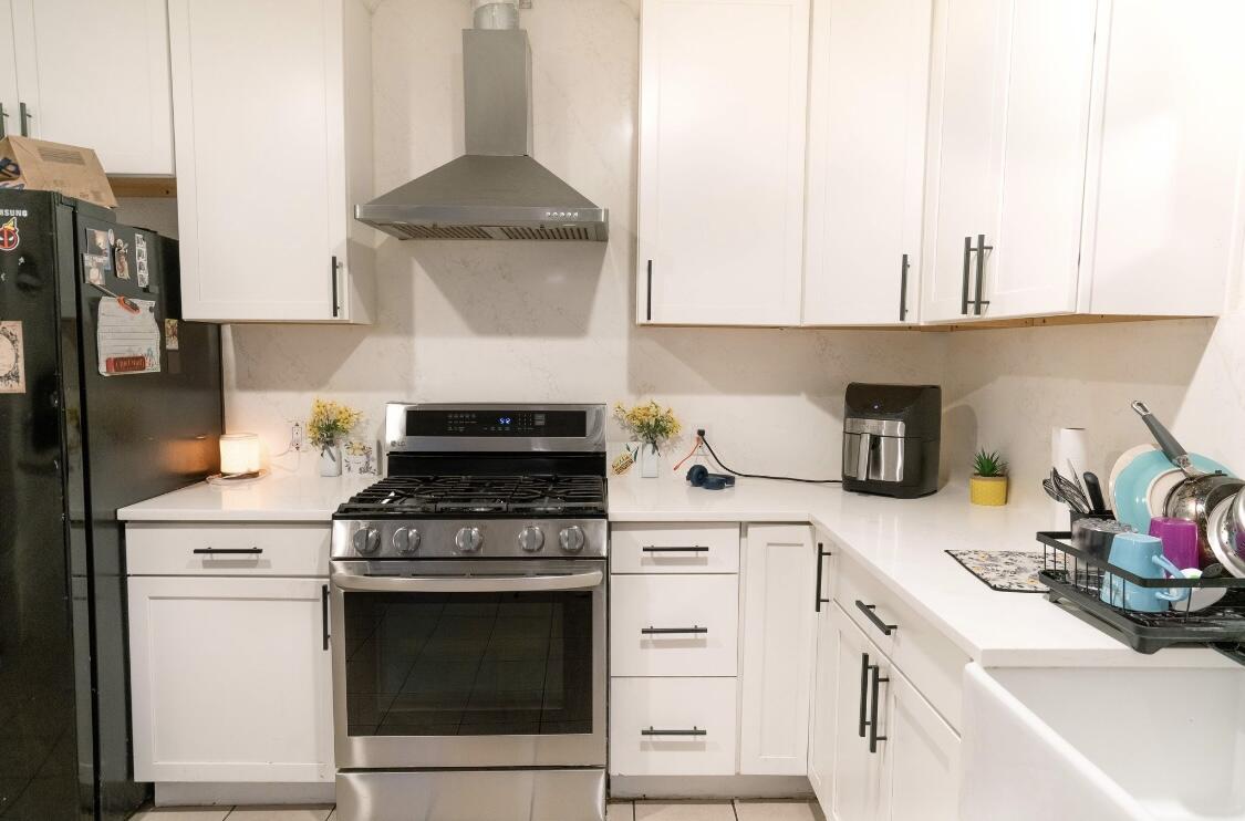 76 N H St, Porterville, CA 93257