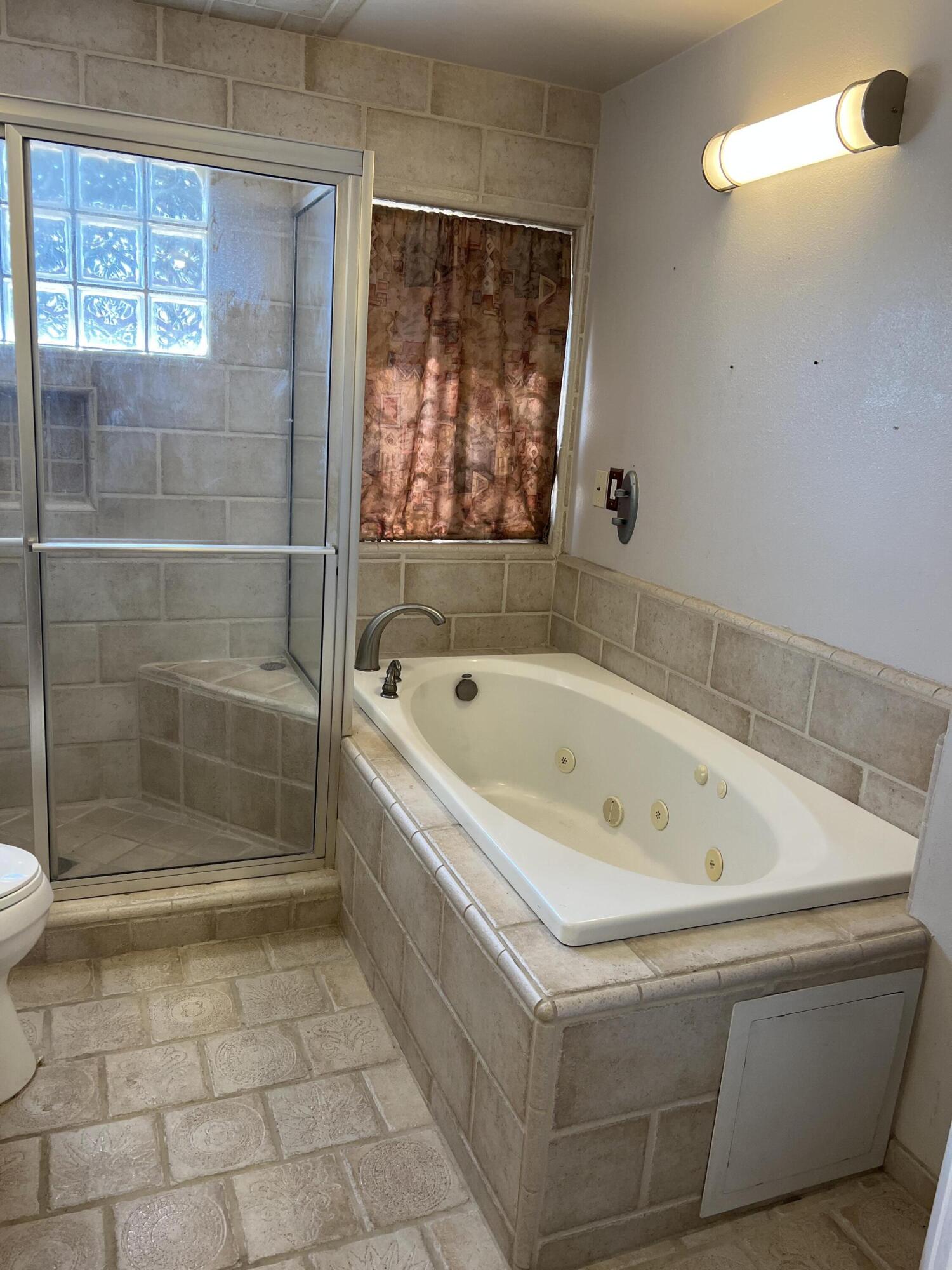 4069 N Sunnyside Ave, Fresno, CA 93727